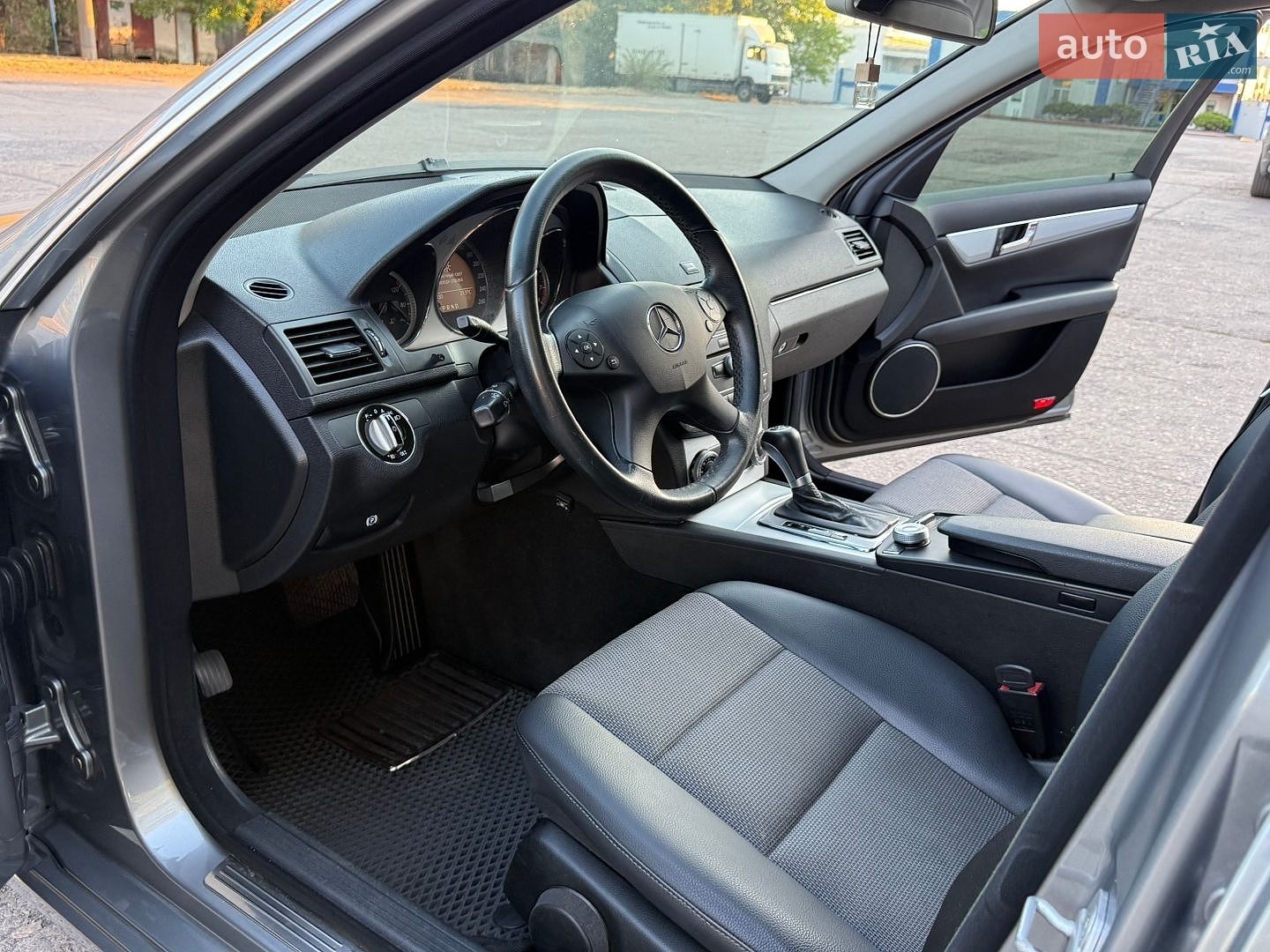 Mercedes-Benz C-Class 2009 VIN WDD2040871F458048 фото оголошення 5 з 45