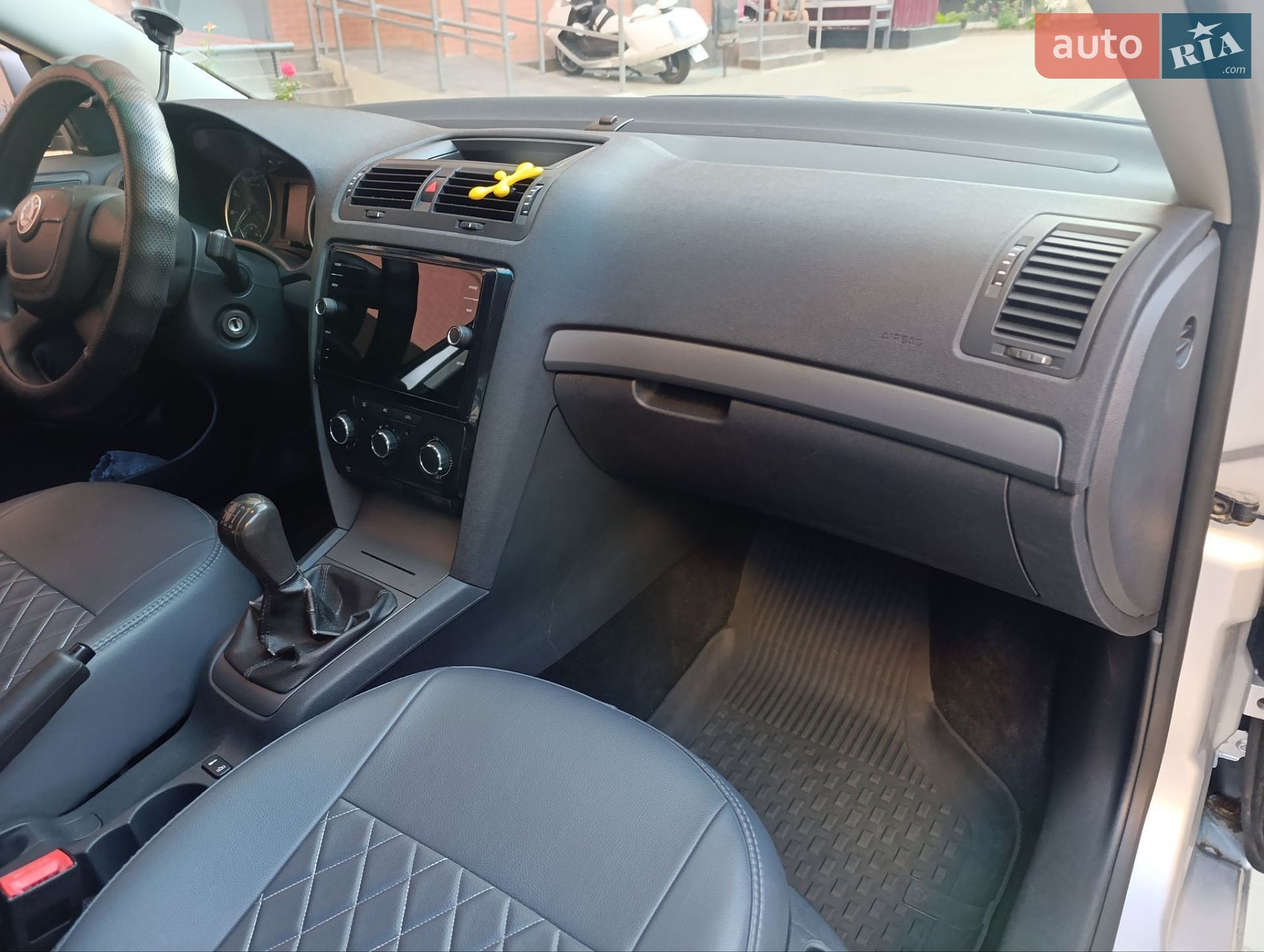 Skoda Octavia 2010 VIN TMBJJ21Z0B2038863 фото оголошення 8 з 23