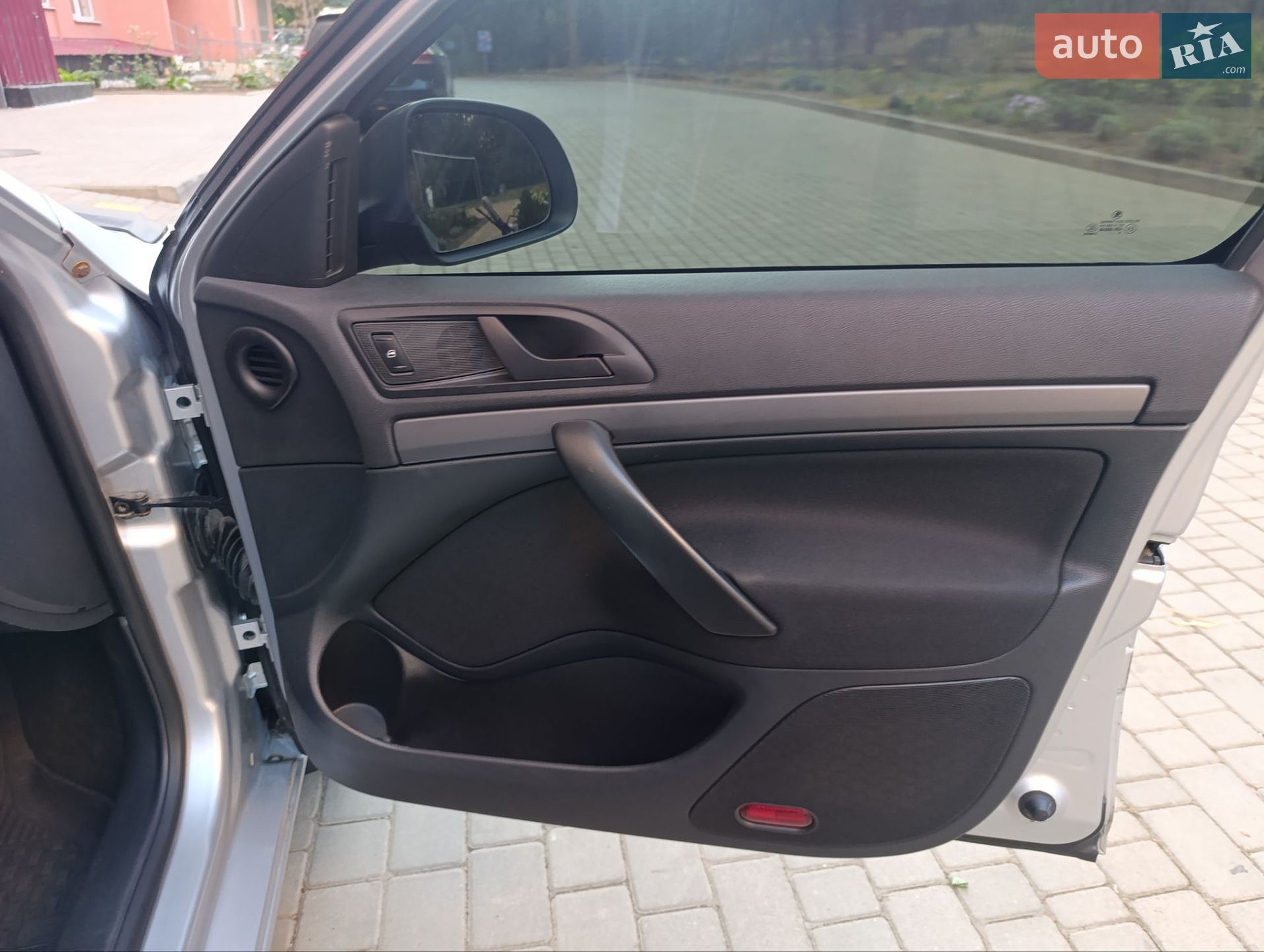 Skoda Octavia 2010 VIN TMBJJ21Z0B2038863 фото оголошення 9 з 23