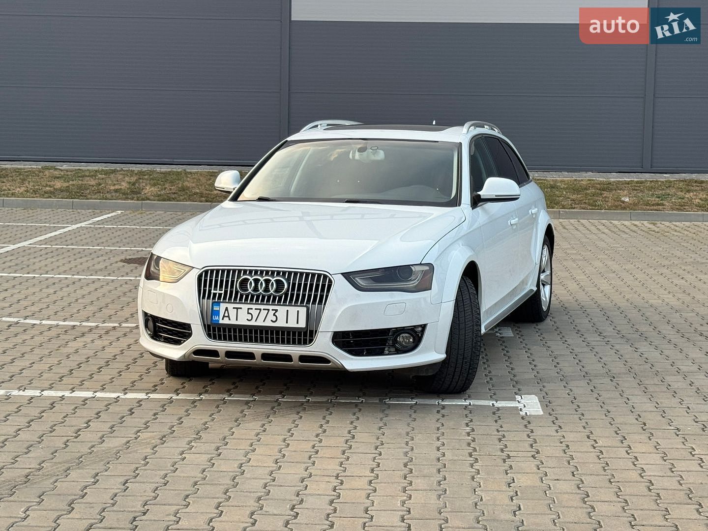 Audi A4 Allroad 2012 VIN WA1UFAFL3DA177238 фото оголошення 3 з 26
