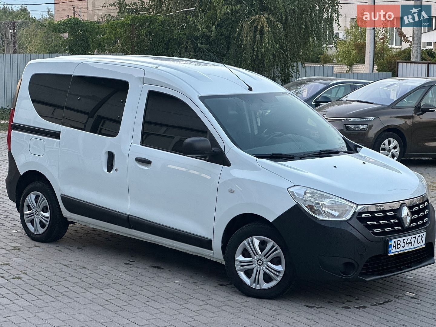 Renault Dokker 2017 VIN VF10SRCL457626646 фото оголошення 2 з 38
