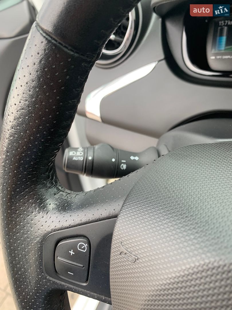 Renault Zoe 2018 VIN VF1AGVYF059899973 фото оголошення 33 з 59