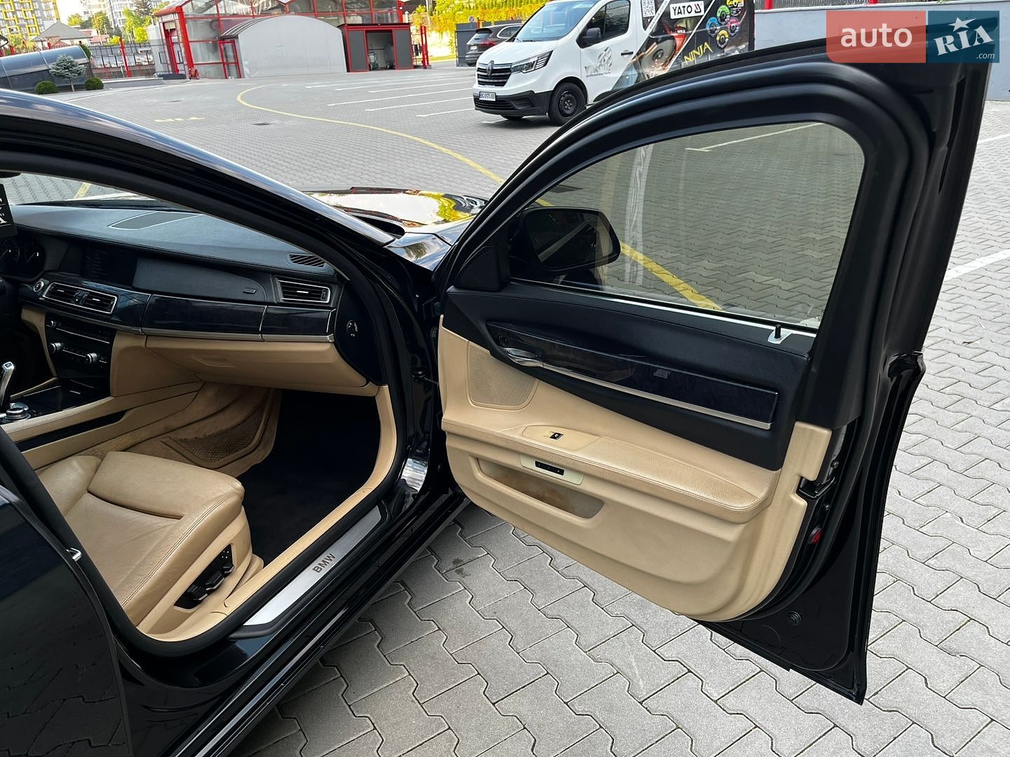 BMW 7 Series 2008 VIN Y79KM21090CC46607 фото оголошення 30 з 52
