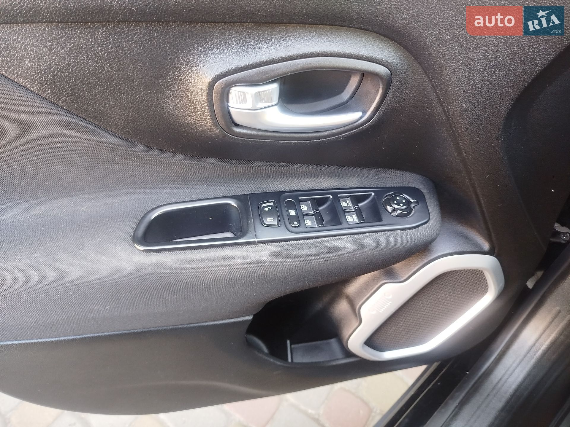 Jeep Renegade 2018 VIN ZACCJBAH0JPH17648 фото оголошення 16 з 20