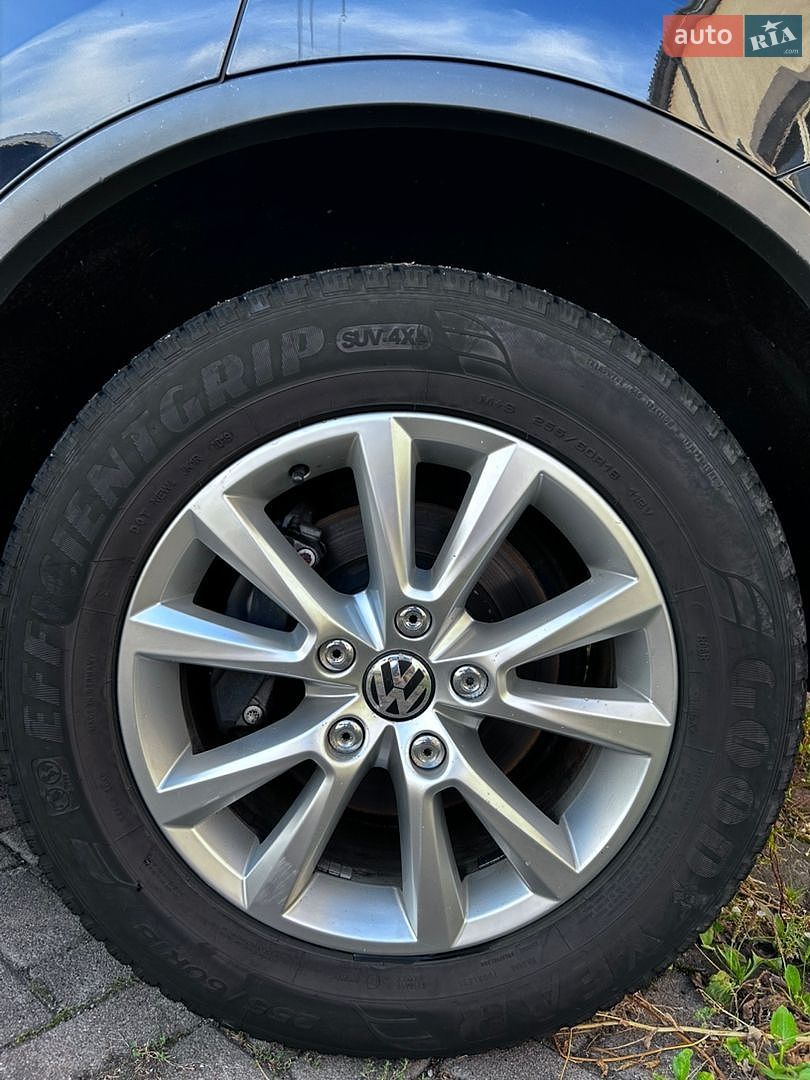 Volkswagen Touareg 2012 VIN WVGDK9BP9CD010643 фото оголошення 21 з 35