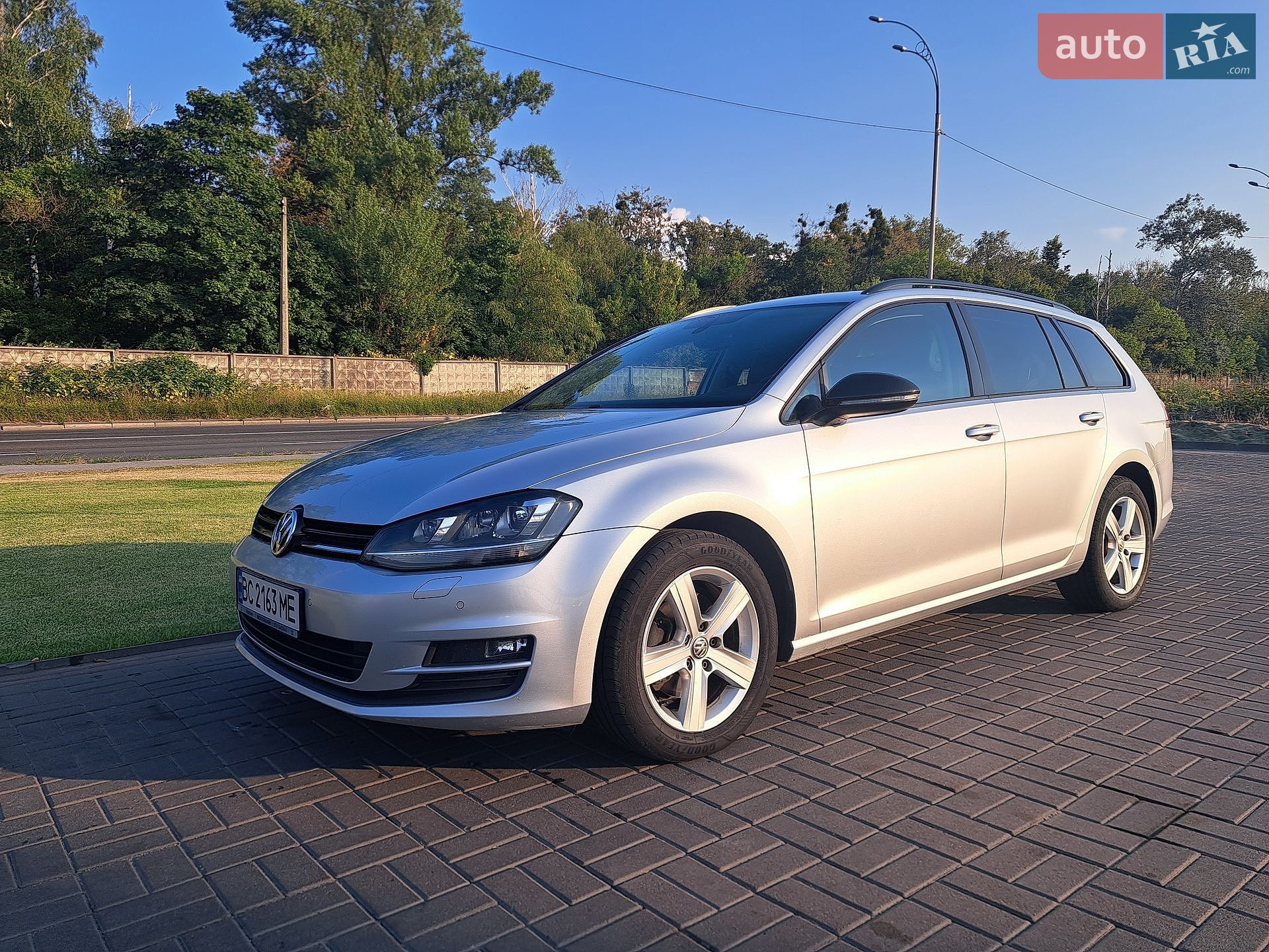 Volkswagen Golf 2016 VIN WVWZZZAUZHP520448 фото оголошення 2 з 24