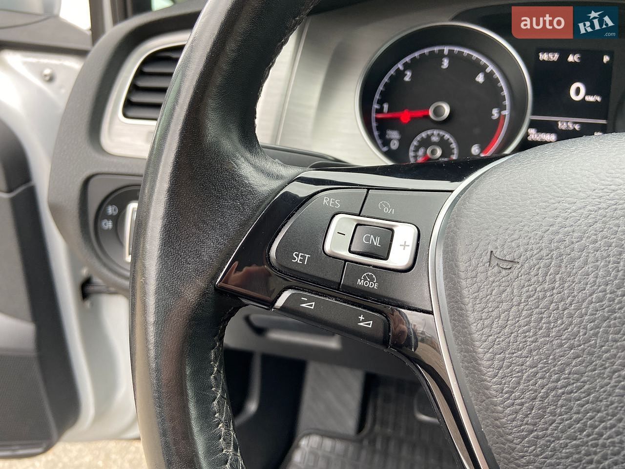 Volkswagen Golf 2016 VIN WVWZZZAUZHP520448 фото оголошення 17 з 24