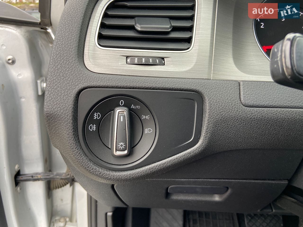 Volkswagen Golf 2016 VIN WVWZZZAUZHP520448 фото оголошення 18 з 24