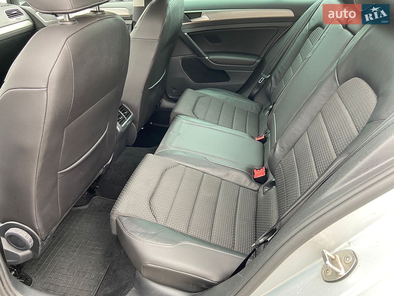 Volkswagen Golf 2016 VIN WVWZZZAUZHP520448 фото оголошення 14 з 24