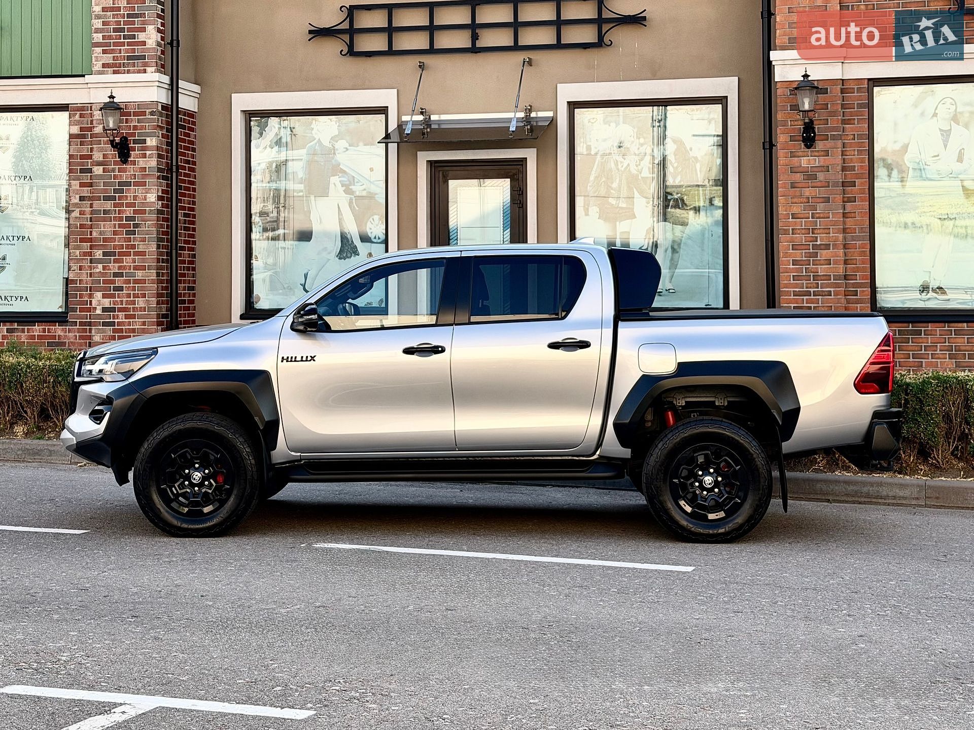 Toyota Hilux 2023 VIN MR0BA3CD400177089 фото оголошення 4 з 64