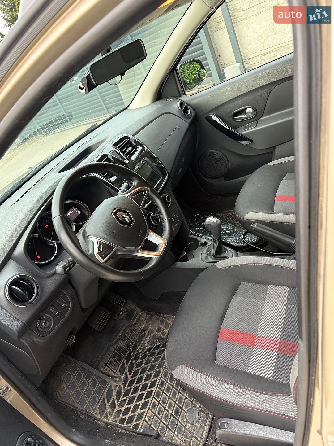 Renault Sandero StepWay 2019 VIN VF15SRA1A64532901 фото оголошення 8 з 15
