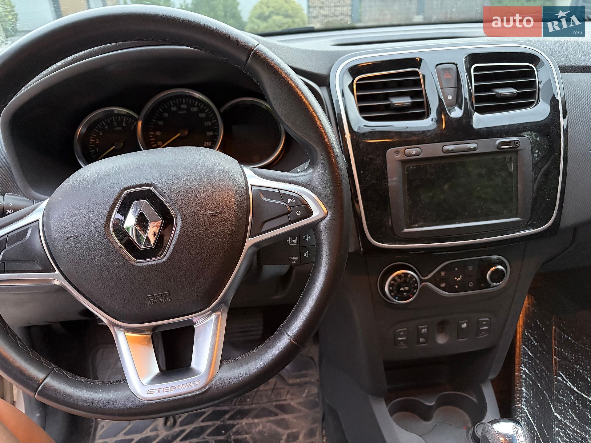 Renault Sandero StepWay 2019 VIN VF15SRA1A64532901 фото оголошення 14 з 15