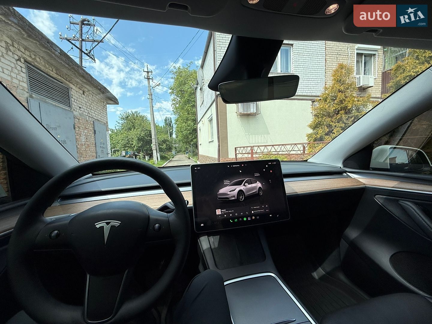 Tesla Model Y 2024 VIN 7SAYGDEE7RF068890 фото оголошення 8 з 10