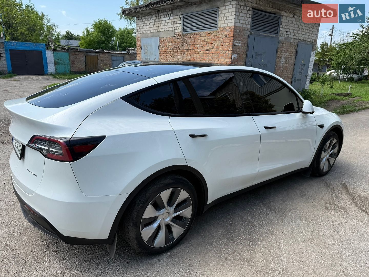 Tesla Model Y 2024 VIN 7SAYGDEE7RF068890 фото оголошення 3 з 10