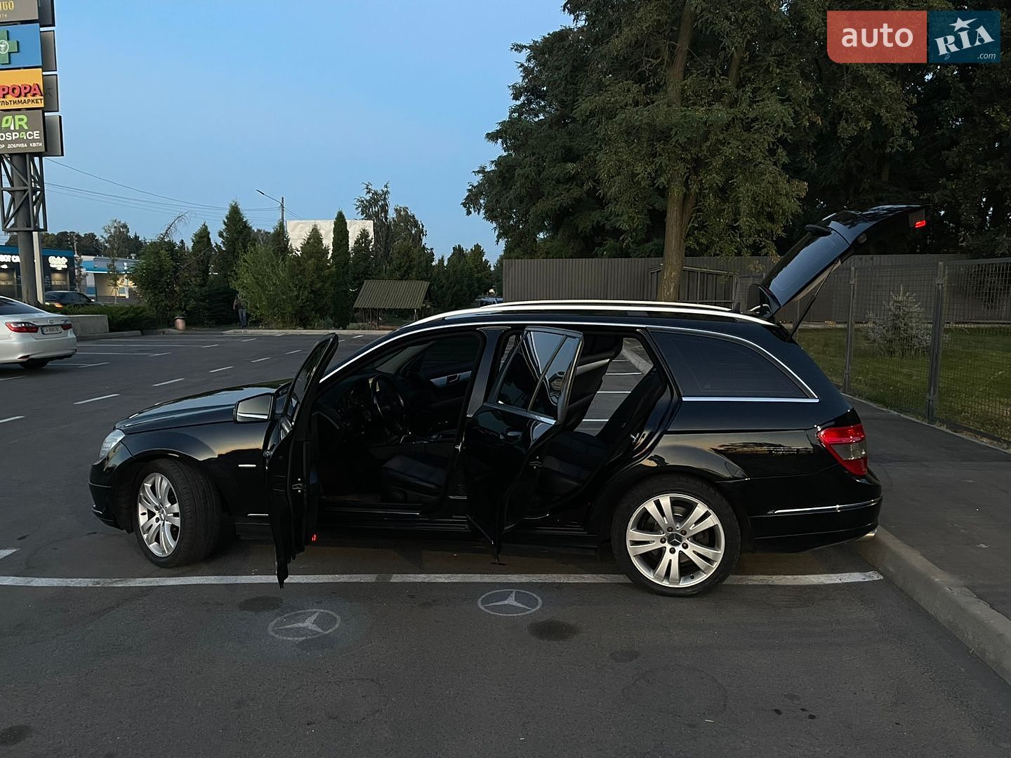 Mercedes-Benz C-Class 2009 VIN WDD2042411F371686 фото оголошення 4 з 13
