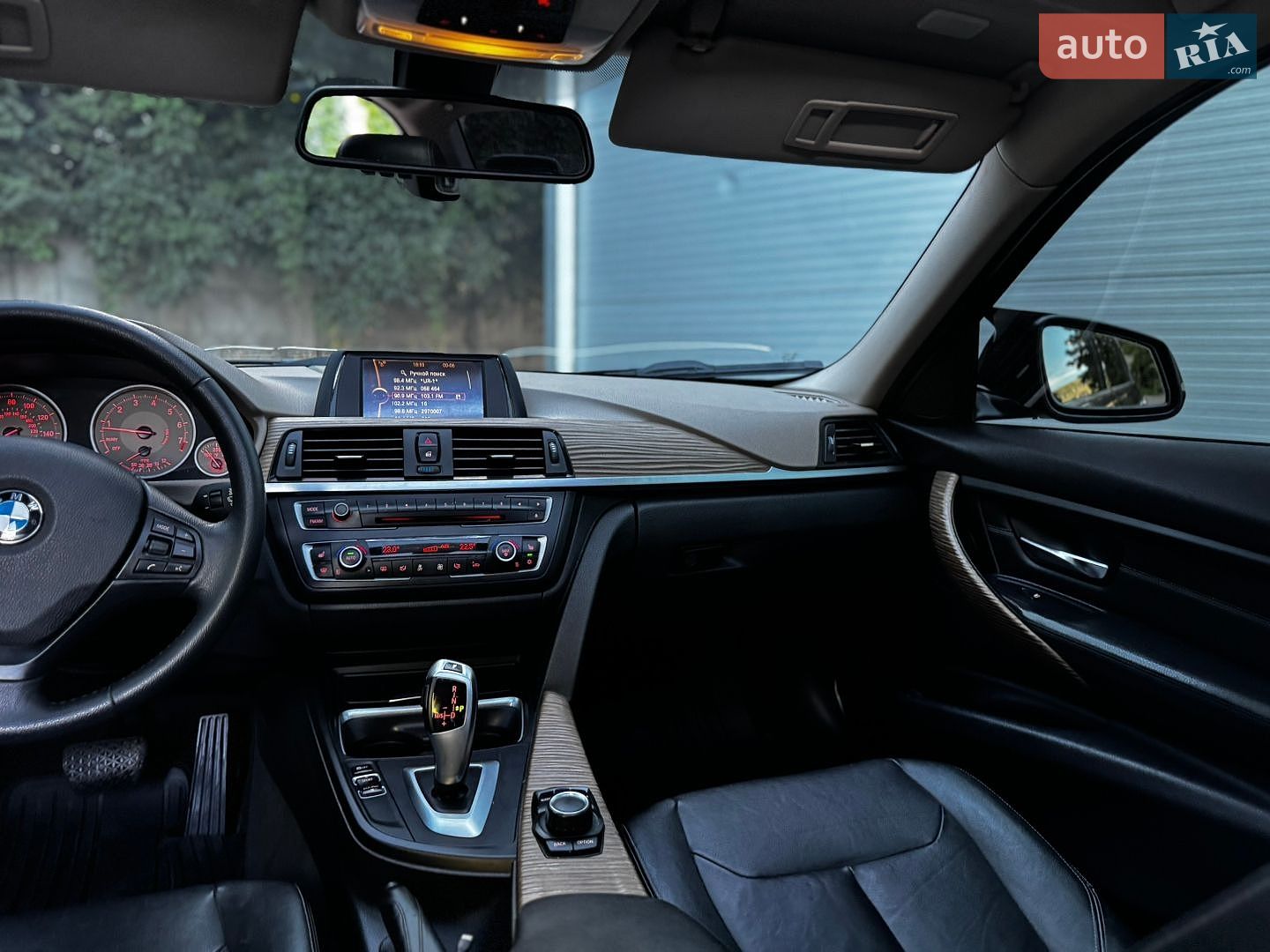 BMW 3 Series 2012 VIN WBA3A5C57CF347208 фото оголошення 10 з 57