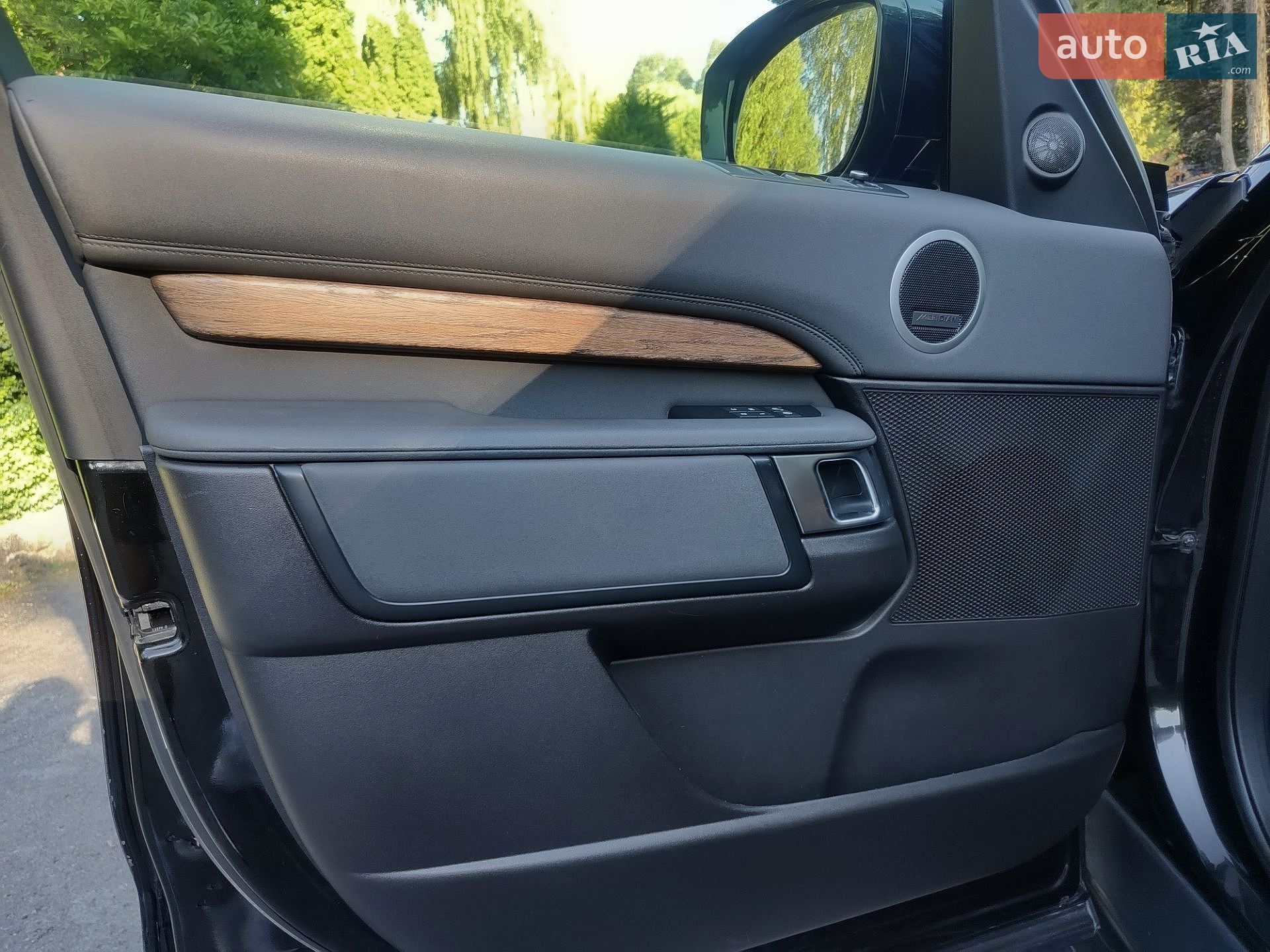 Land Rover Discovery 2017 VIN SALRA2BK8HA034961 фото оголошення 46 з 69