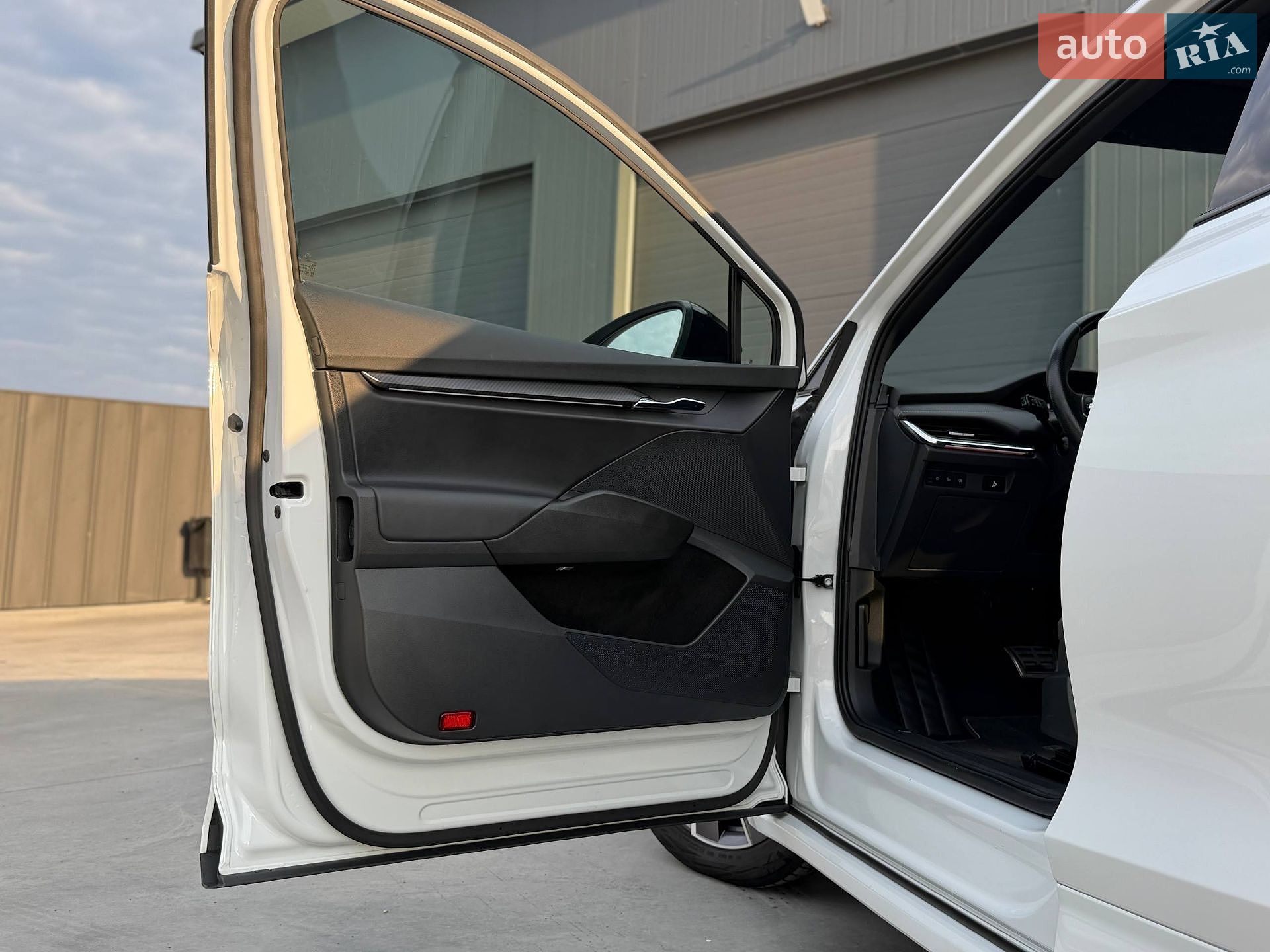 Skoda Enyaq iV 2022 VIN TMBJB7NY0NF034854 фото оголошення 36 з 81
