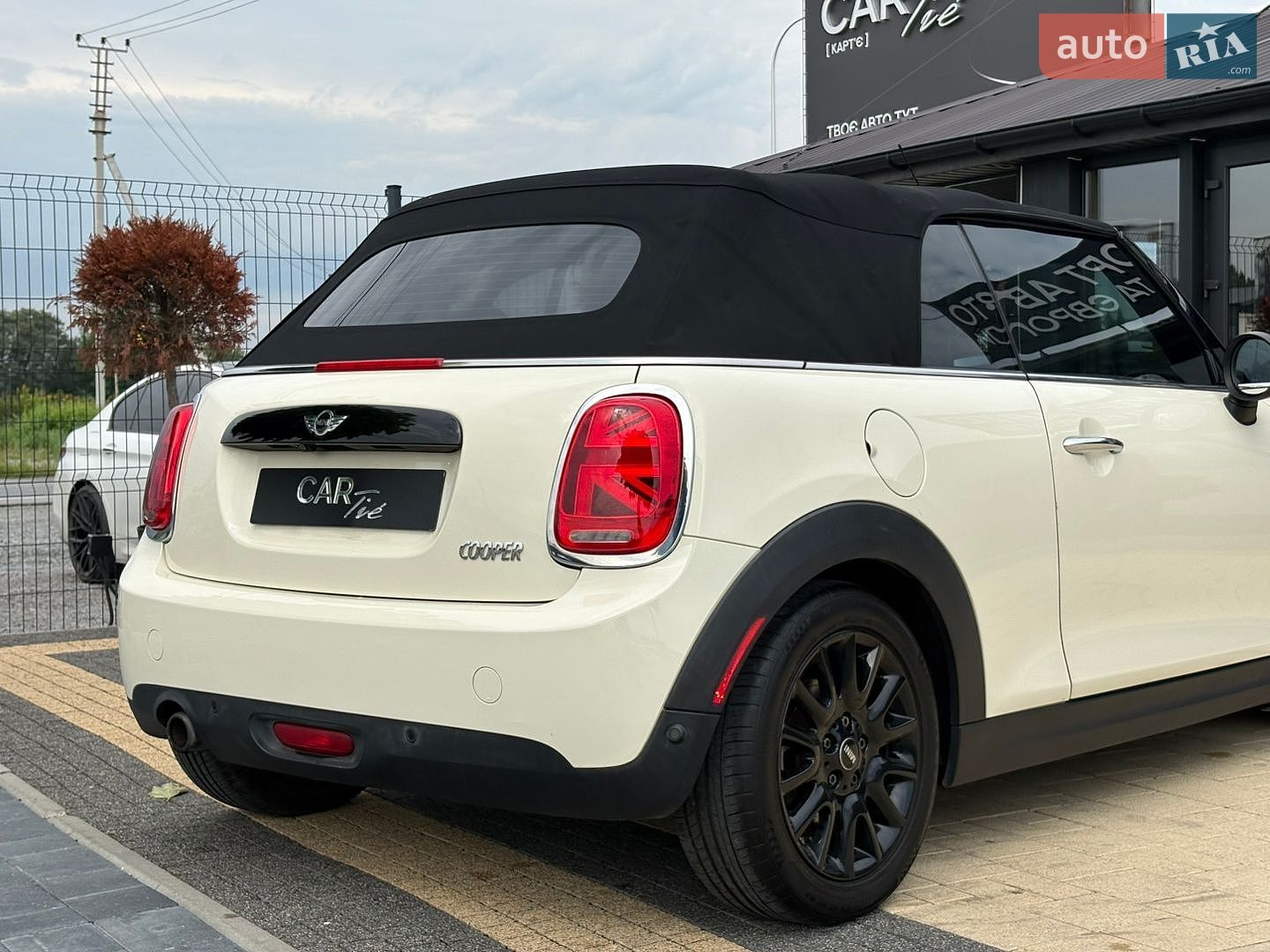 Mini Cooper 2017 VIN WMWWG5C5XJ3D00350 фото оголошення 12 з 26
