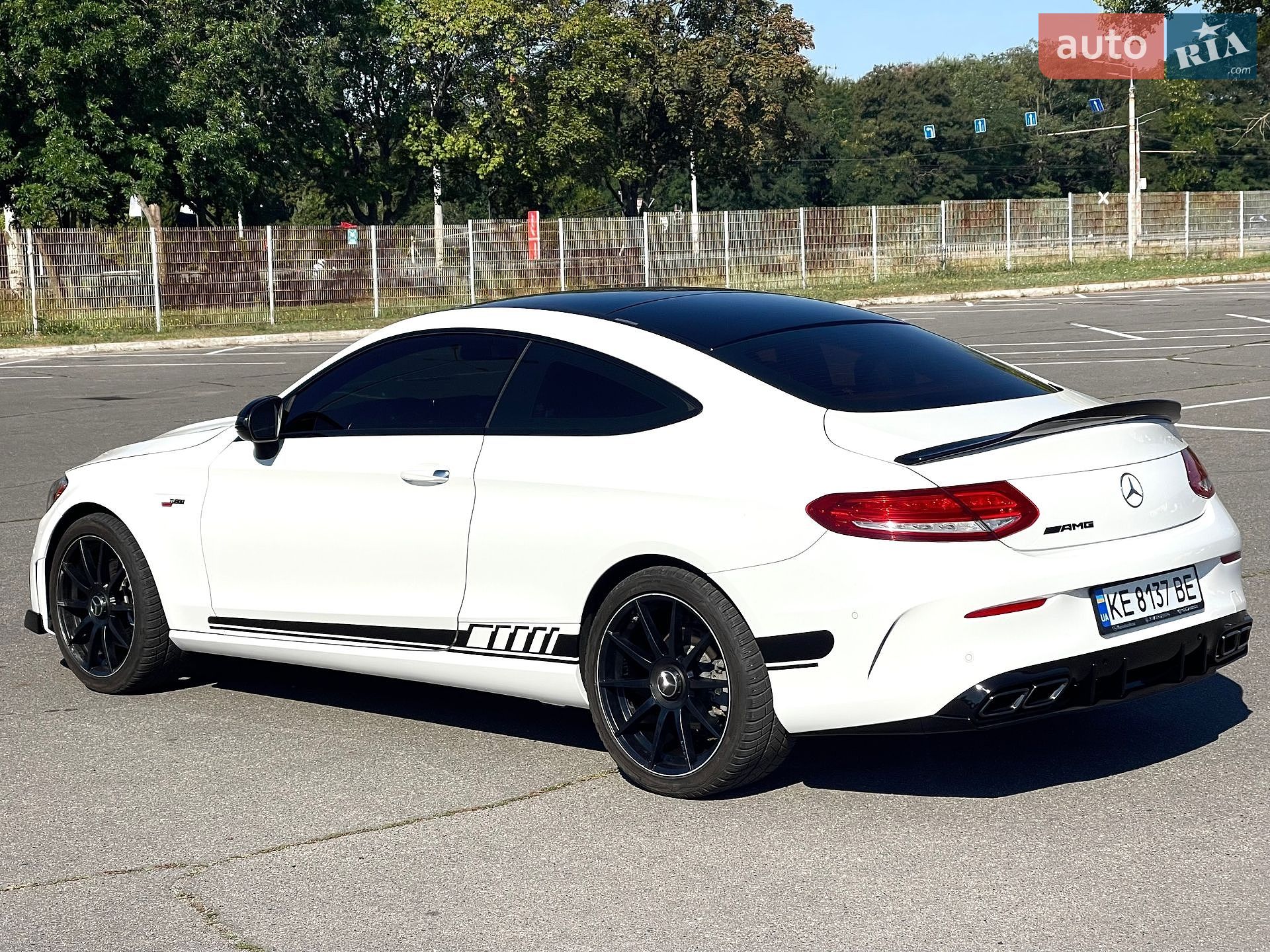 Mercedes-Benz C-Class 2017 VIN WDDWJ4JB9JF629081 фото оголошення 5 з 26