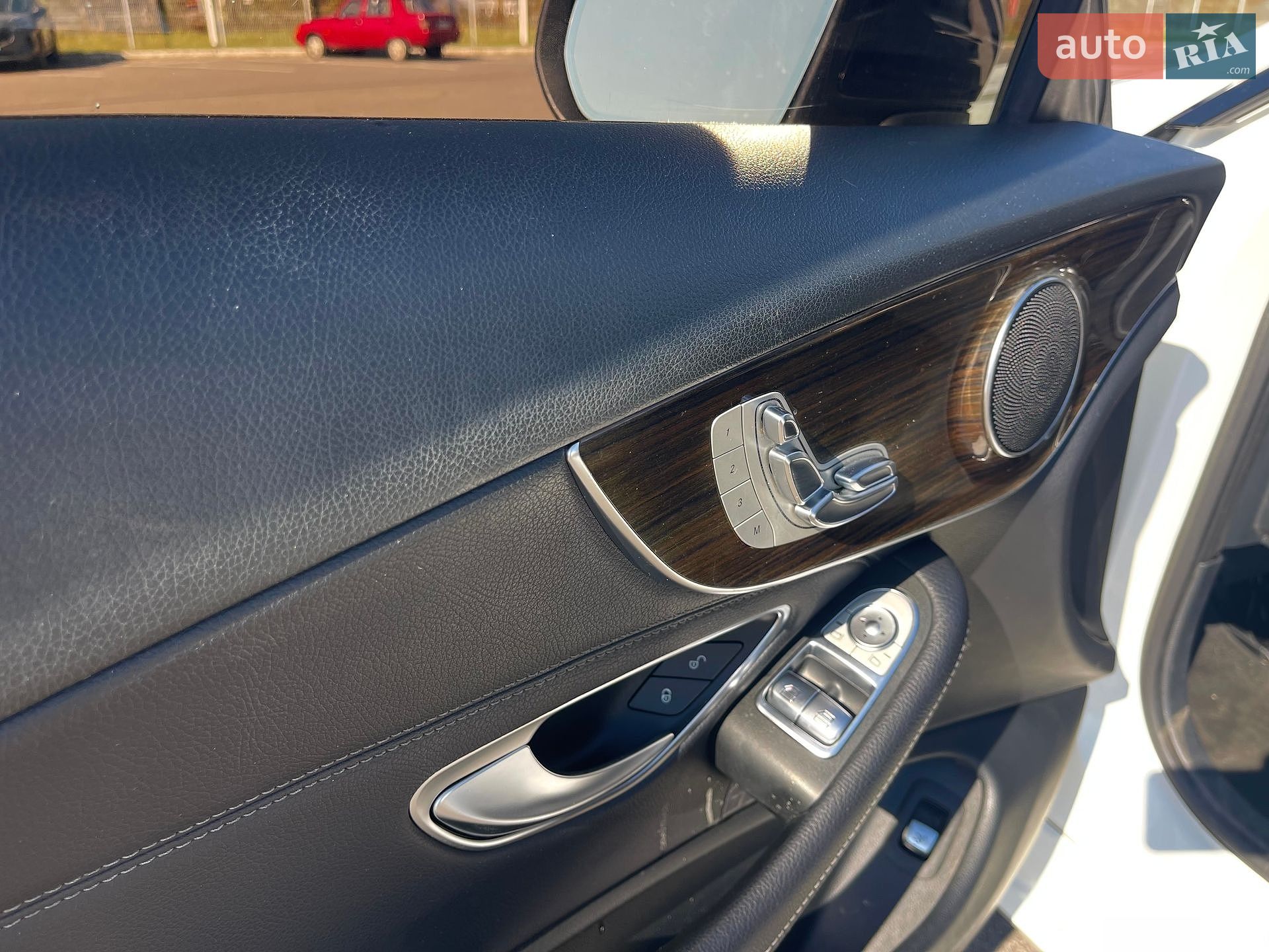 Mercedes-Benz C-Class 2017 VIN WDDWJ4JB9JF629081 фото оголошення 24 з 26