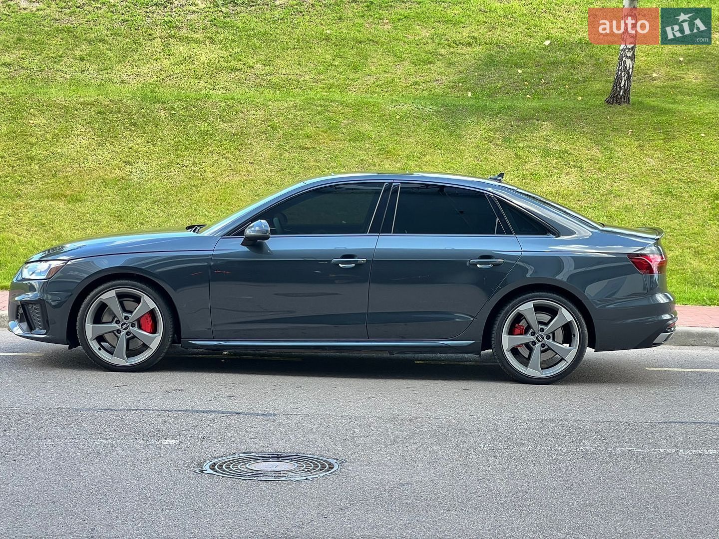 Audi A4 2019 VIN WAUANAF49LN006454 фото оголошення 11 з 54