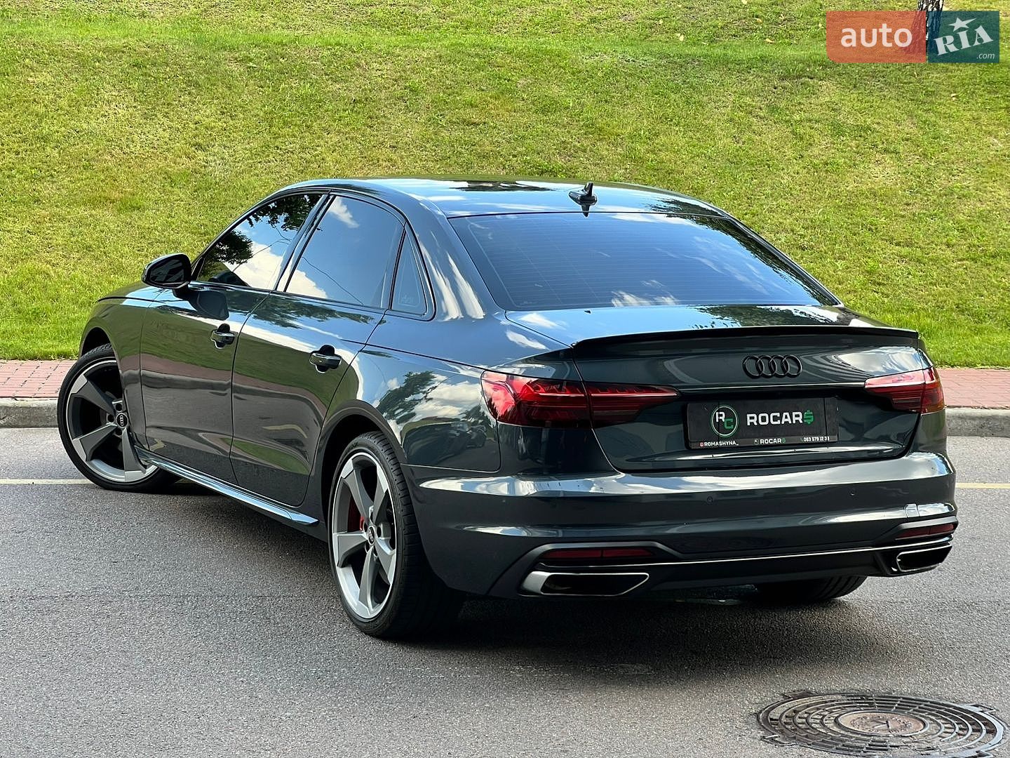 Audi A4 2019 VIN WAUANAF49LN006454 фото оголошення 16 з 54
