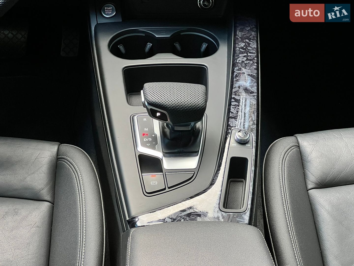 Audi A4 2019 VIN WAUANAF49LN006454 фото оголошення 38 з 54