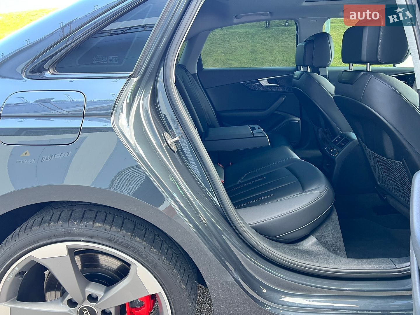 Audi A4 2019 VIN WAUANAF49LN006454 фото оголошення 45 з 54
