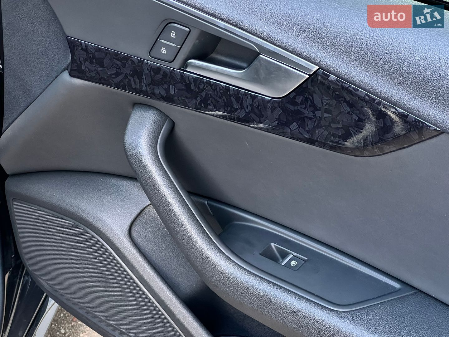 Audi A4 2019 VIN WAUANAF49LN006454 фото оголошення 48 з 54