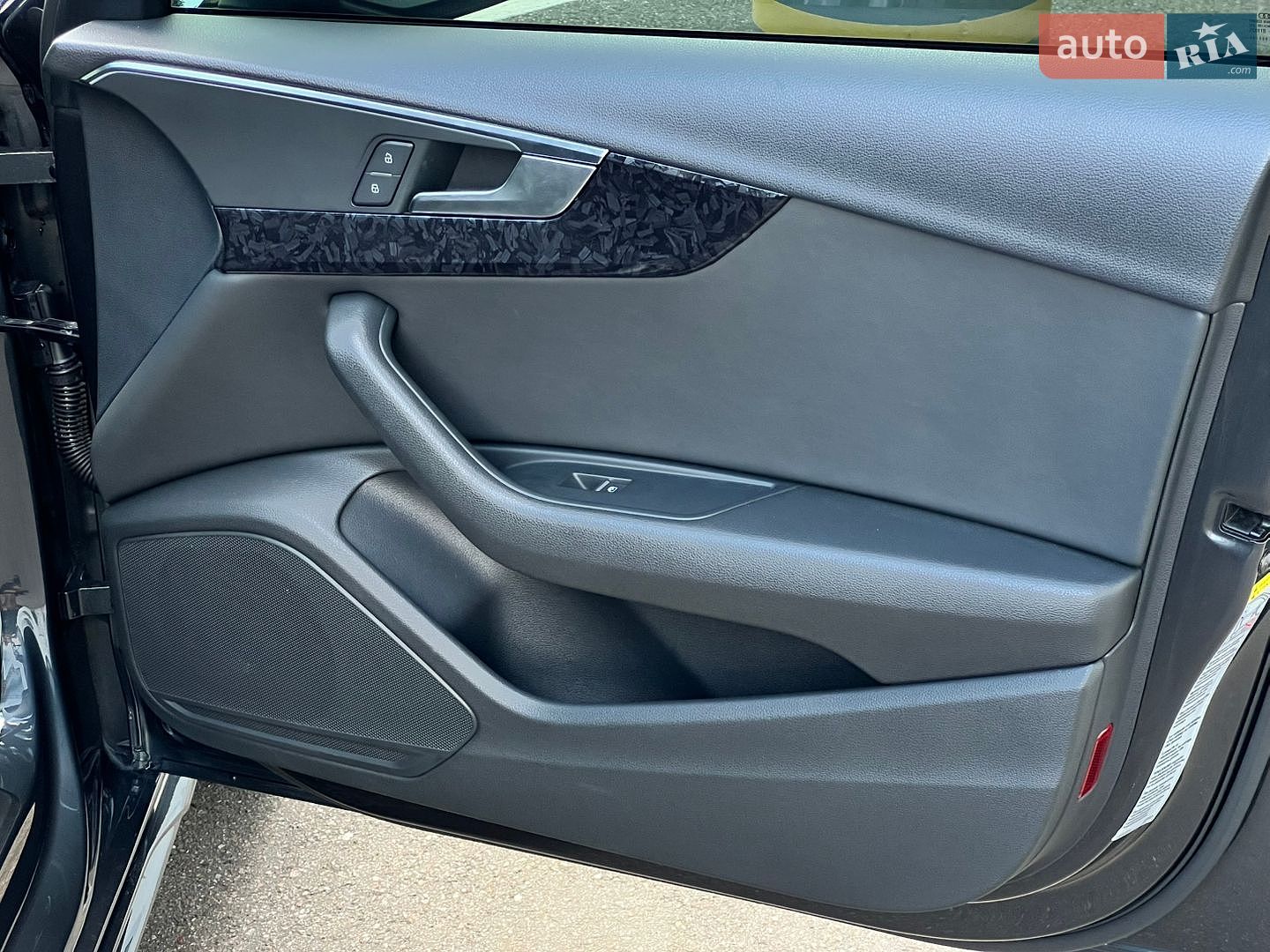 Audi A4 2019 VIN WAUANAF49LN006454 фото оголошення 47 з 54