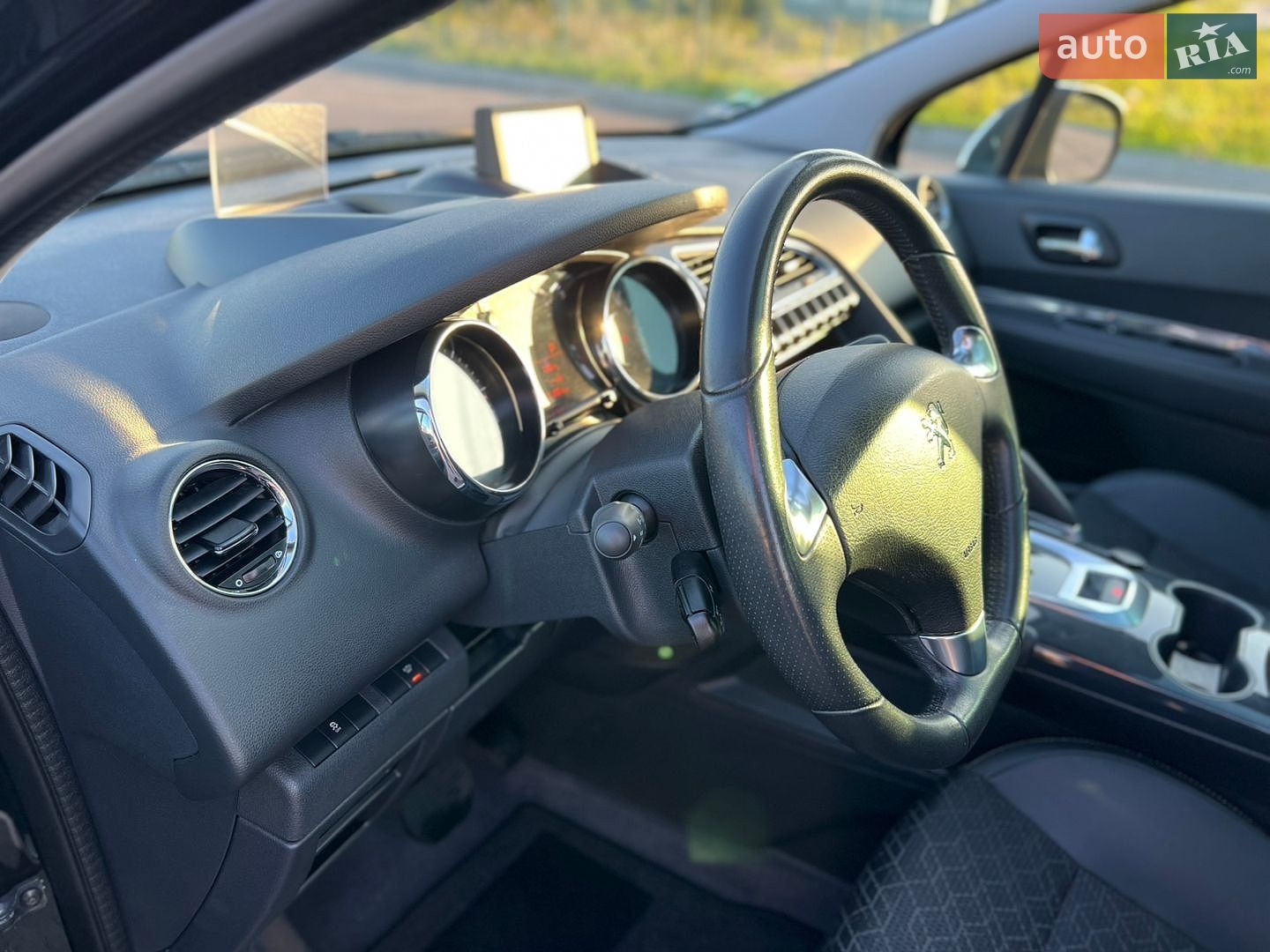 Peugeot 3008 2015 VIN VF30UBHZTFS272288 фото оголошення 16 з 29