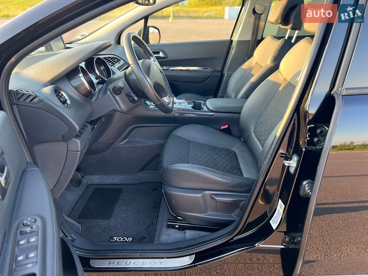 Peugeot 3008 2015 VIN VF30UBHZTFS272288 фото оголошення 18 з 29