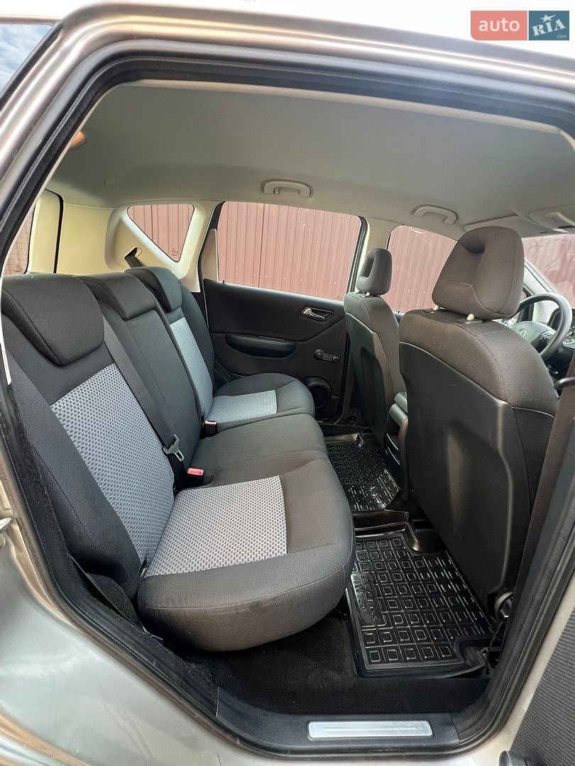 Mercedes-Benz A-Class 2006 VIN WDD1690311J389089 фото оголошення 5 з 8
