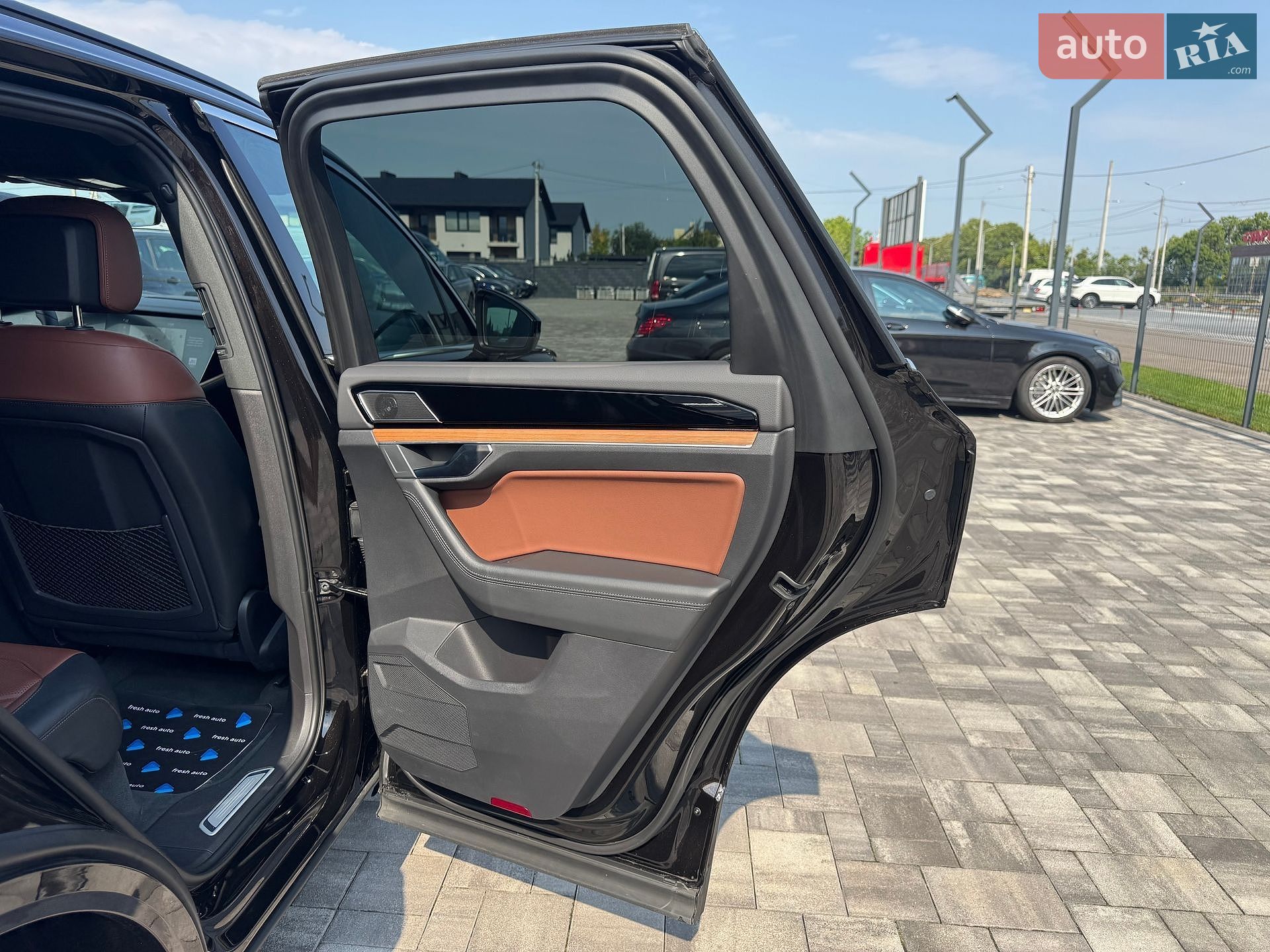 Volkswagen Touareg 2020 VIN WVGZZZCRZLD027892 фото оголошення 33 з 41