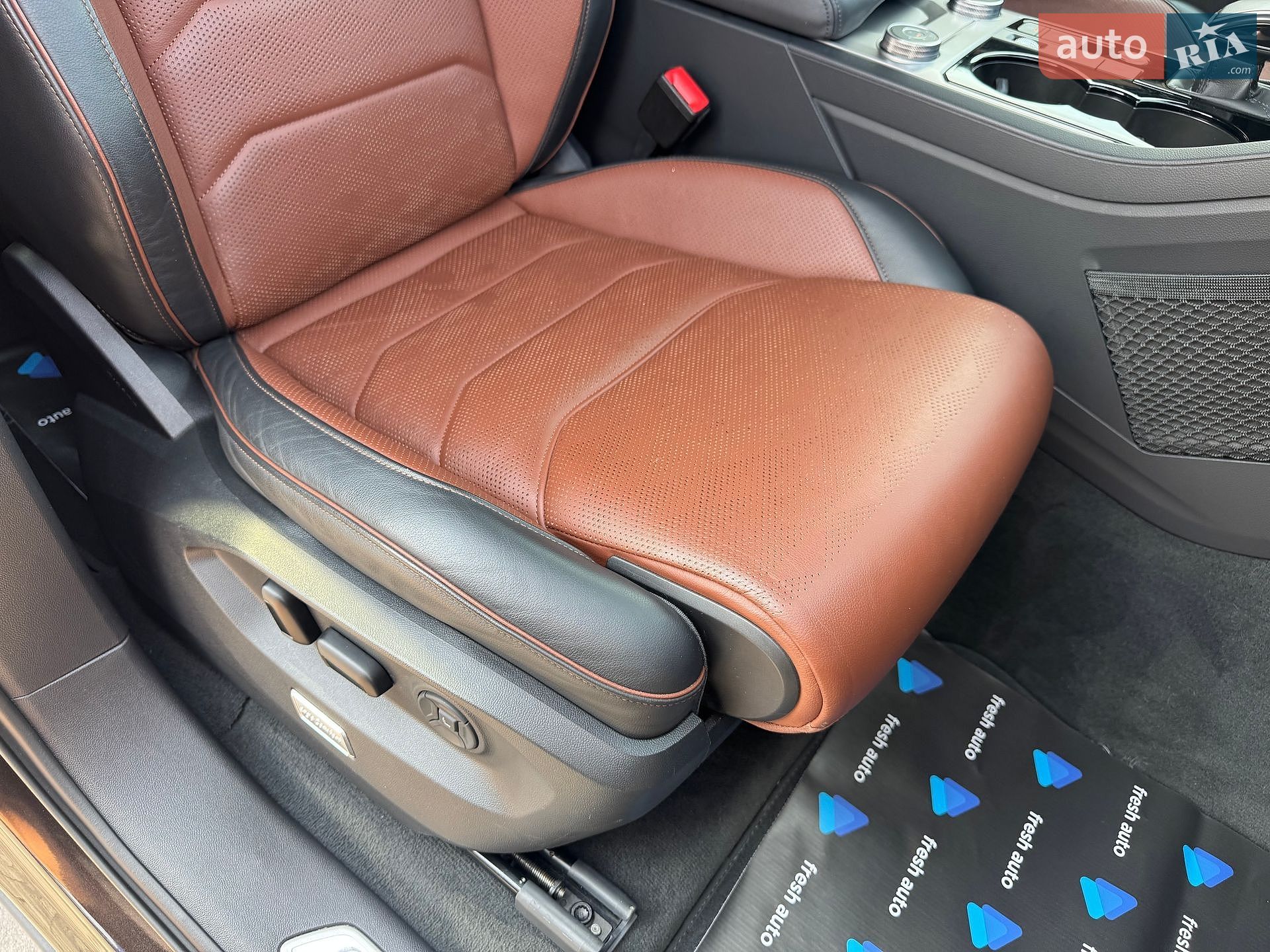 Volkswagen Touareg 2020 VIN WVGZZZCRZLD027892 фото оголошення 38 з 41