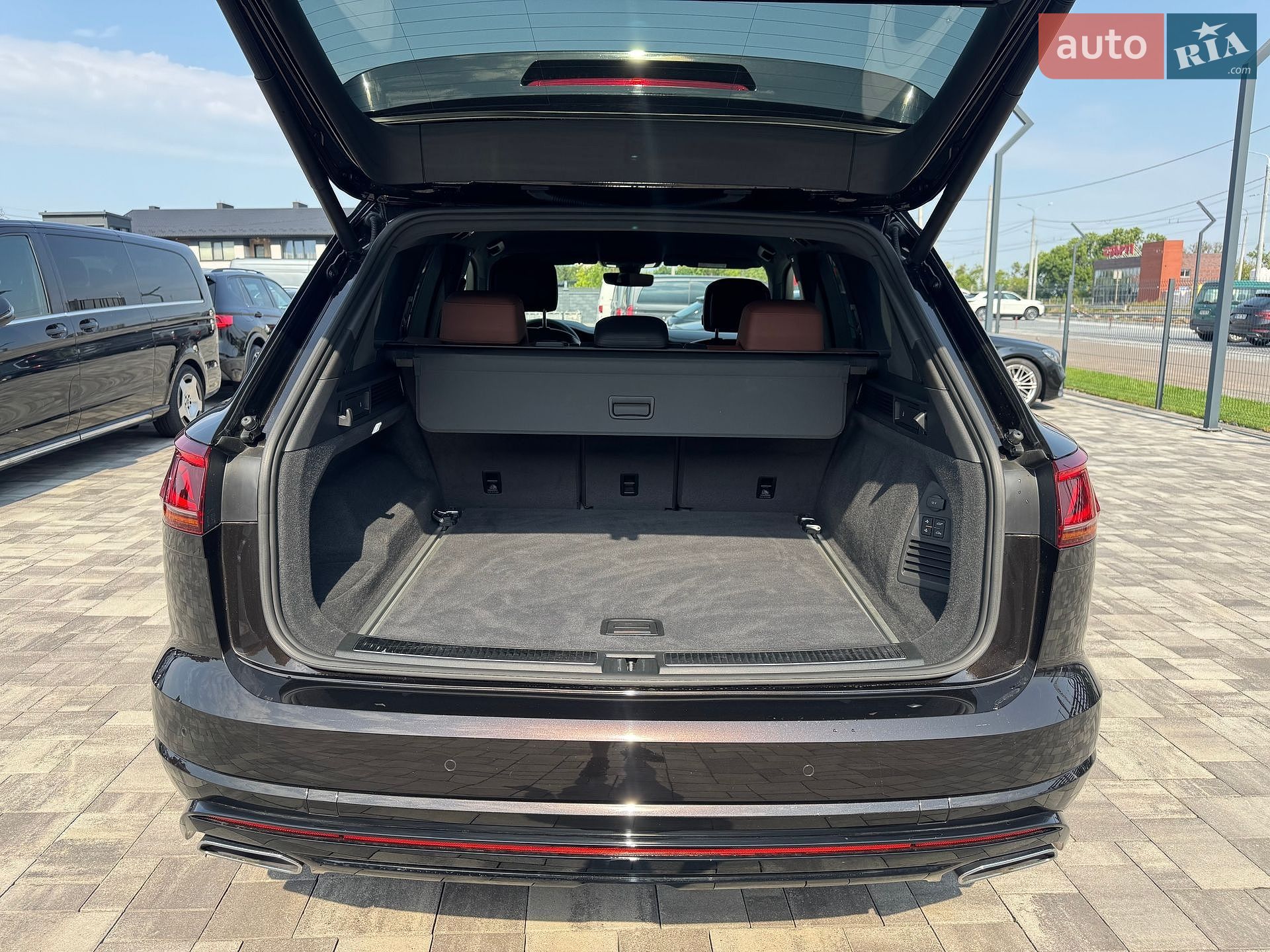 Volkswagen Touareg 2020 VIN WVGZZZCRZLD027892 фото оголошення 30 з 41