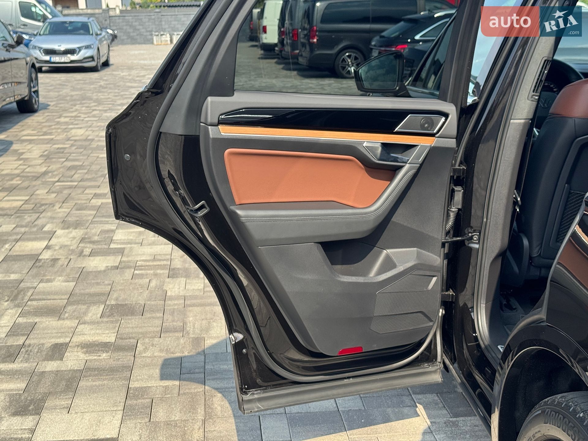 Volkswagen Touareg 2020 VIN WVGZZZCRZLD027892 фото оголошення 27 з 41