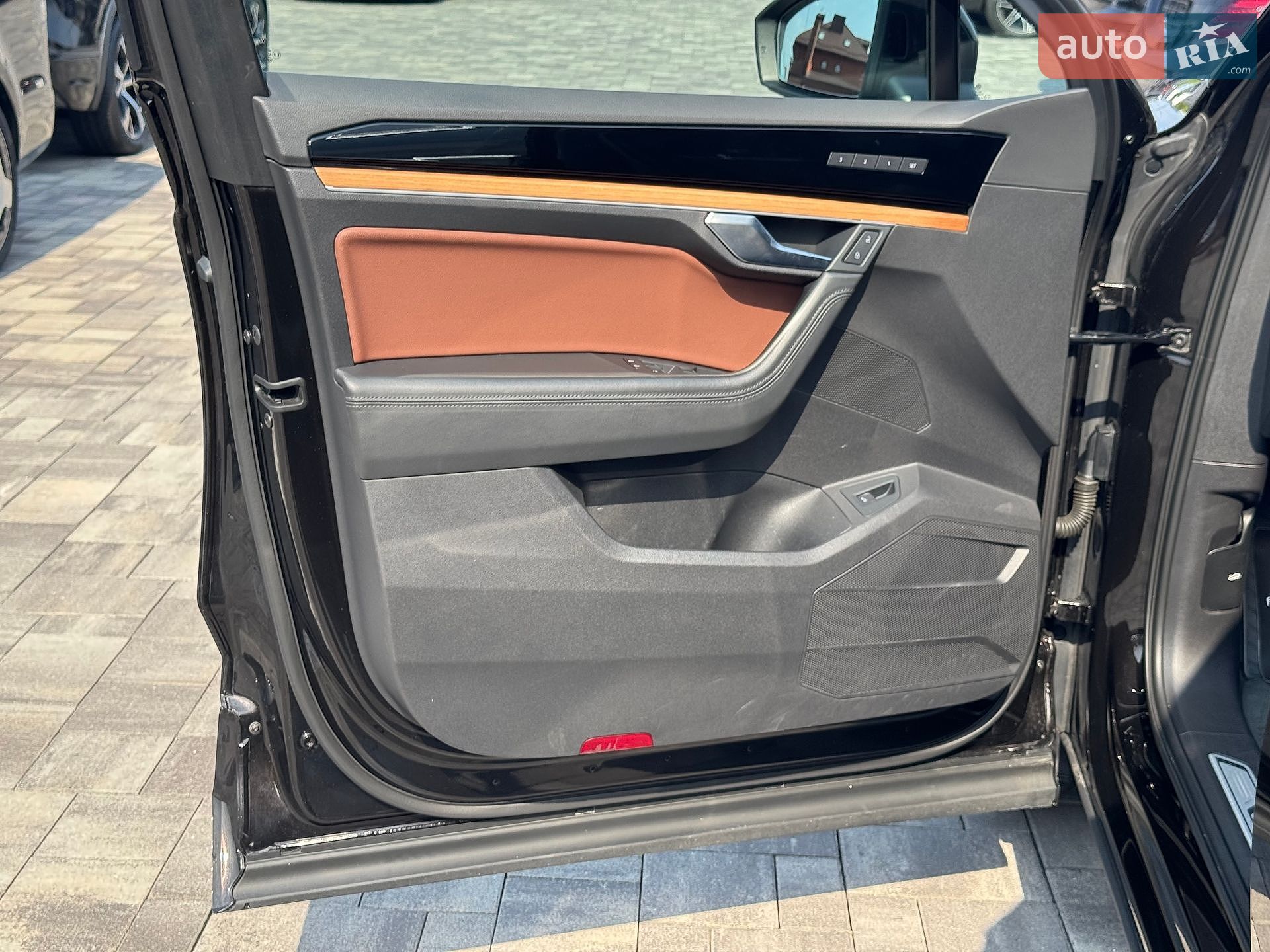 Volkswagen Touareg 2020 VIN WVGZZZCRZLD027892 фото оголошення 13 з 41