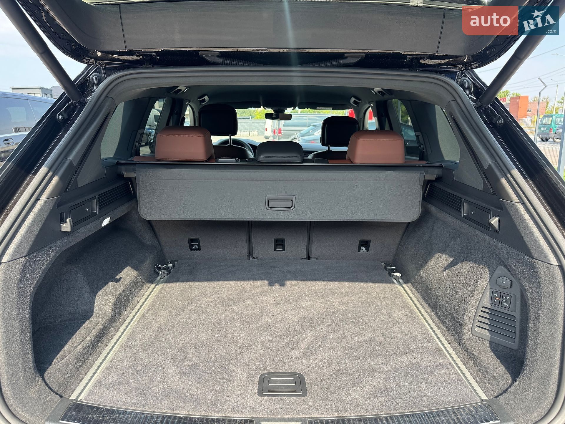 Volkswagen Touareg 2020 VIN WVGZZZCRZLD027892 фото оголошення 31 з 41