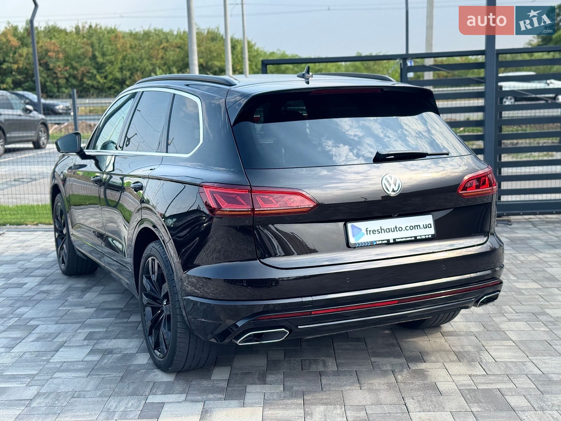 Volkswagen Touareg 2020 VIN WVGZZZCRZLD027892 фото оголошення 10 з 41