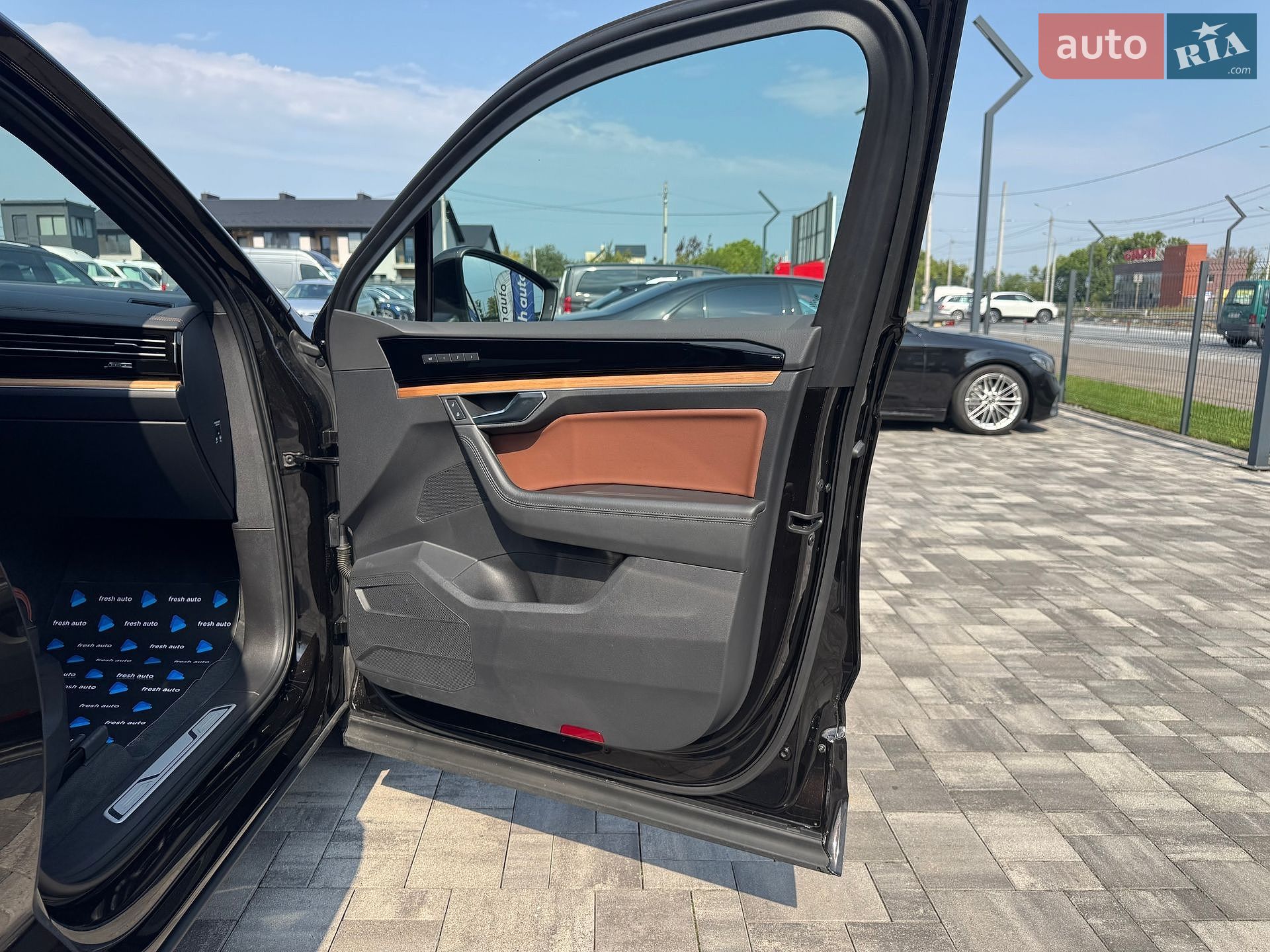 Volkswagen Touareg 2020 VIN WVGZZZCRZLD027892 фото оголошення 35 з 41