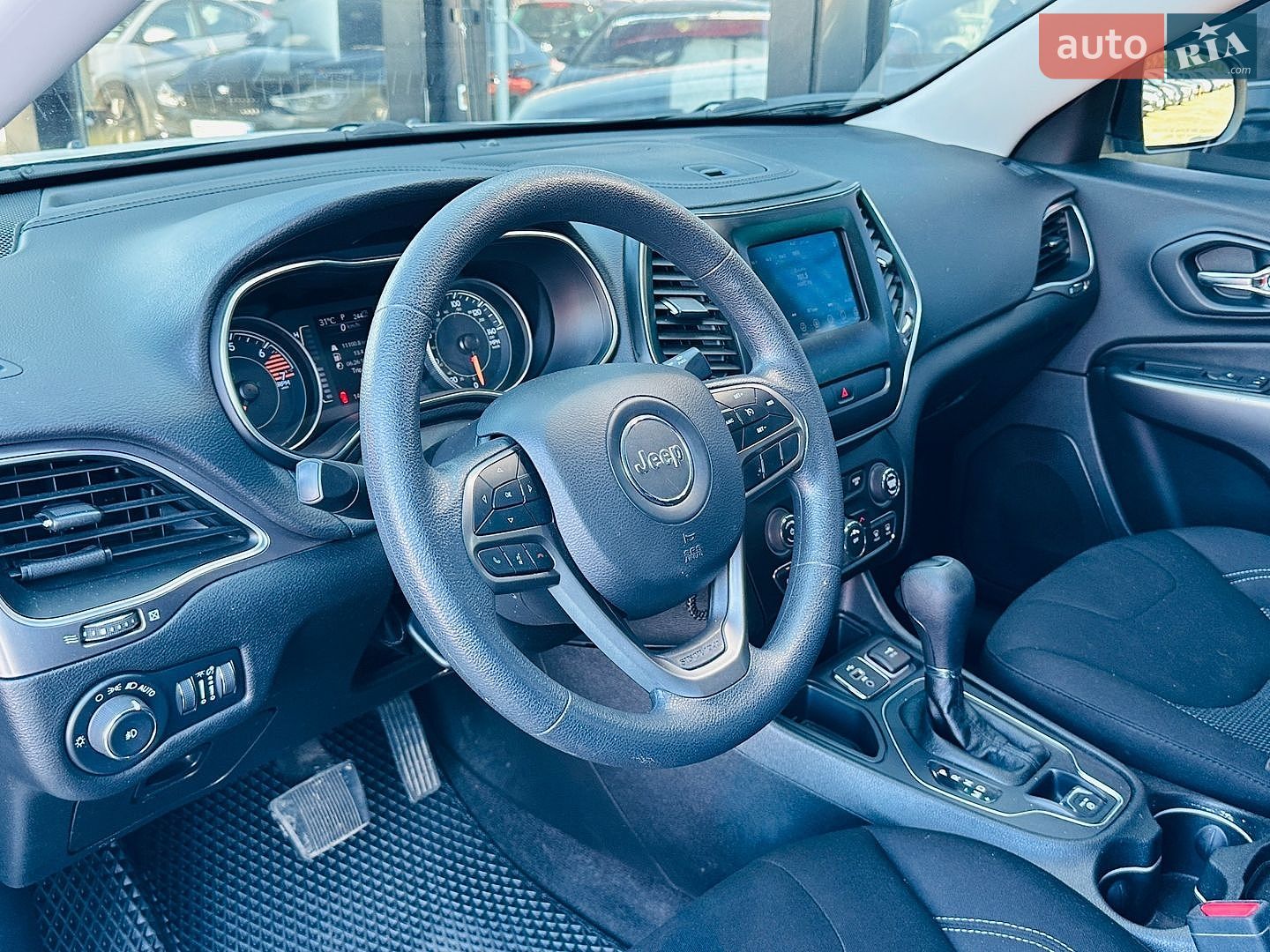 Jeep Cherokee 2018 VIN 1C4PJLCB3KD206922 фото оголошення 15 з 36