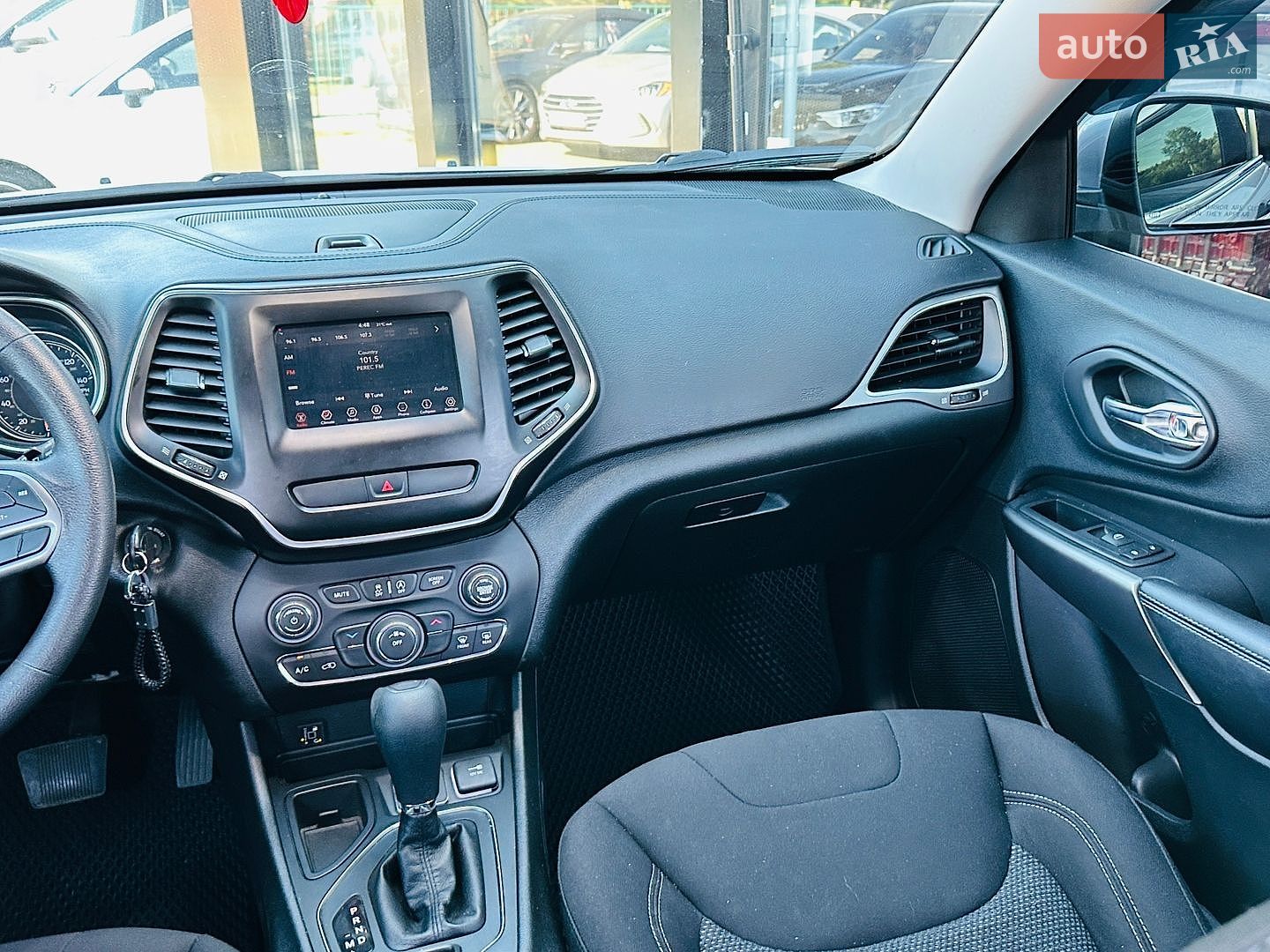Jeep Cherokee 2018 VIN 1C4PJLCB3KD206922 фото оголошення 21 з 36