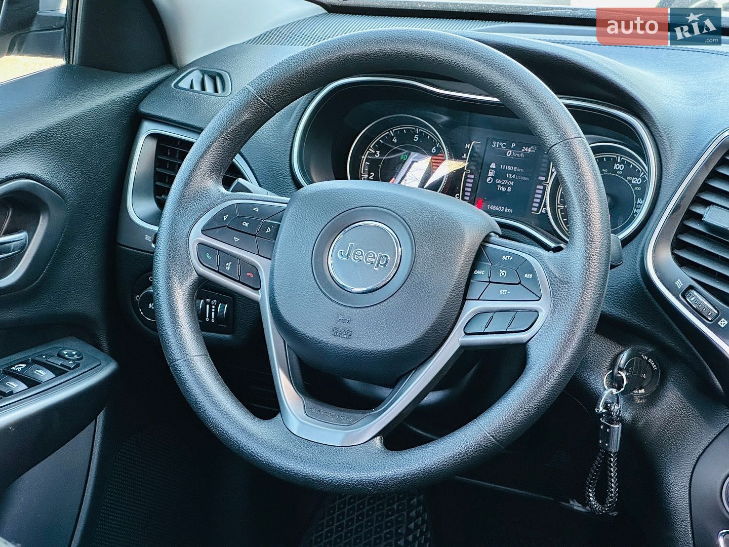 Jeep Cherokee 2018 VIN 1C4PJLCB3KD206922 фото оголошення 23 з 36