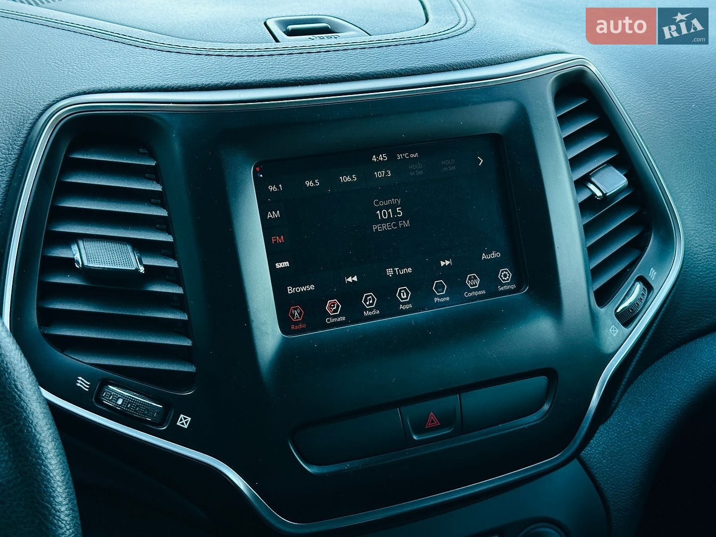Jeep Cherokee 2018 VIN 1C4PJLCB3KD206922 фото оголошення 34 з 36