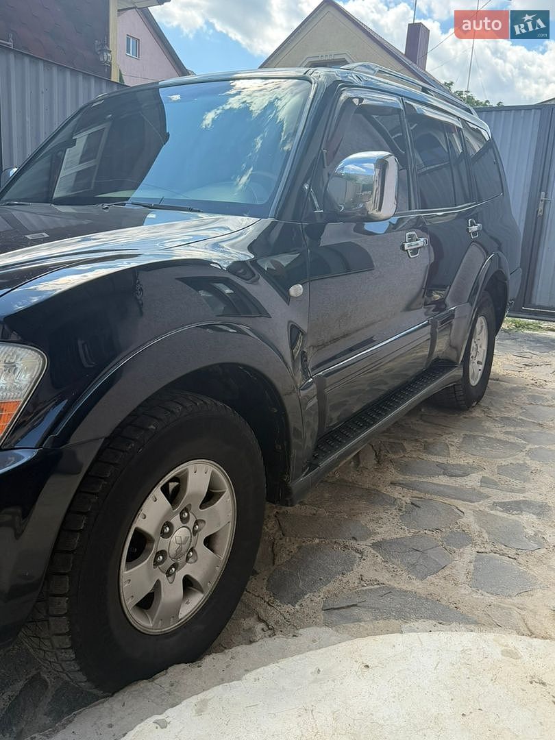 Mitsubishi Pajero 2004 VIN JMBLYV78W4J004475 фото оголошення 4 з 20