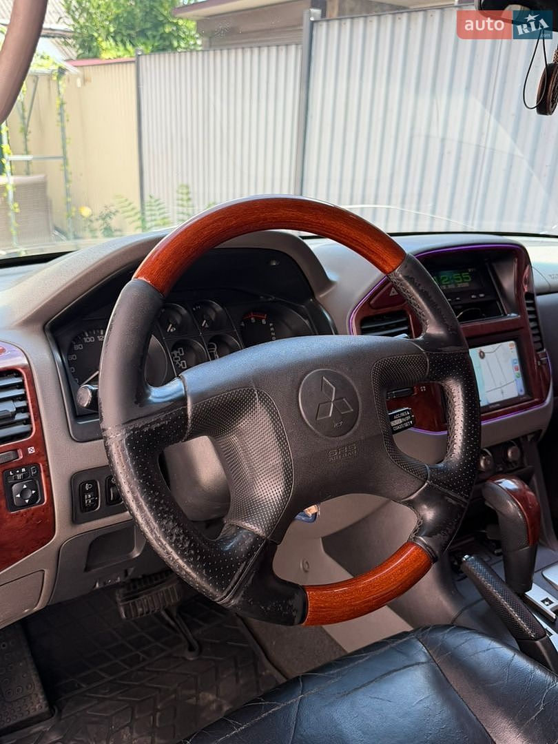 Mitsubishi Pajero 2004 VIN JMBLYV78W4J004475 фото оголошення 9 з 20