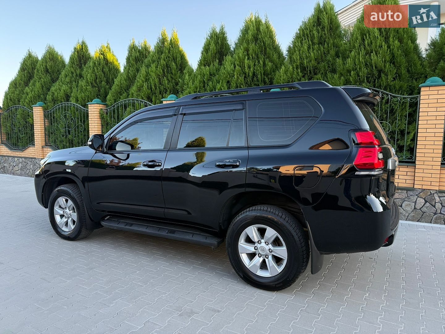 Toyota Land Cruiser Prado 2021 VIN JTEBR3FJ90K197010 фото оголошення 5 з 68