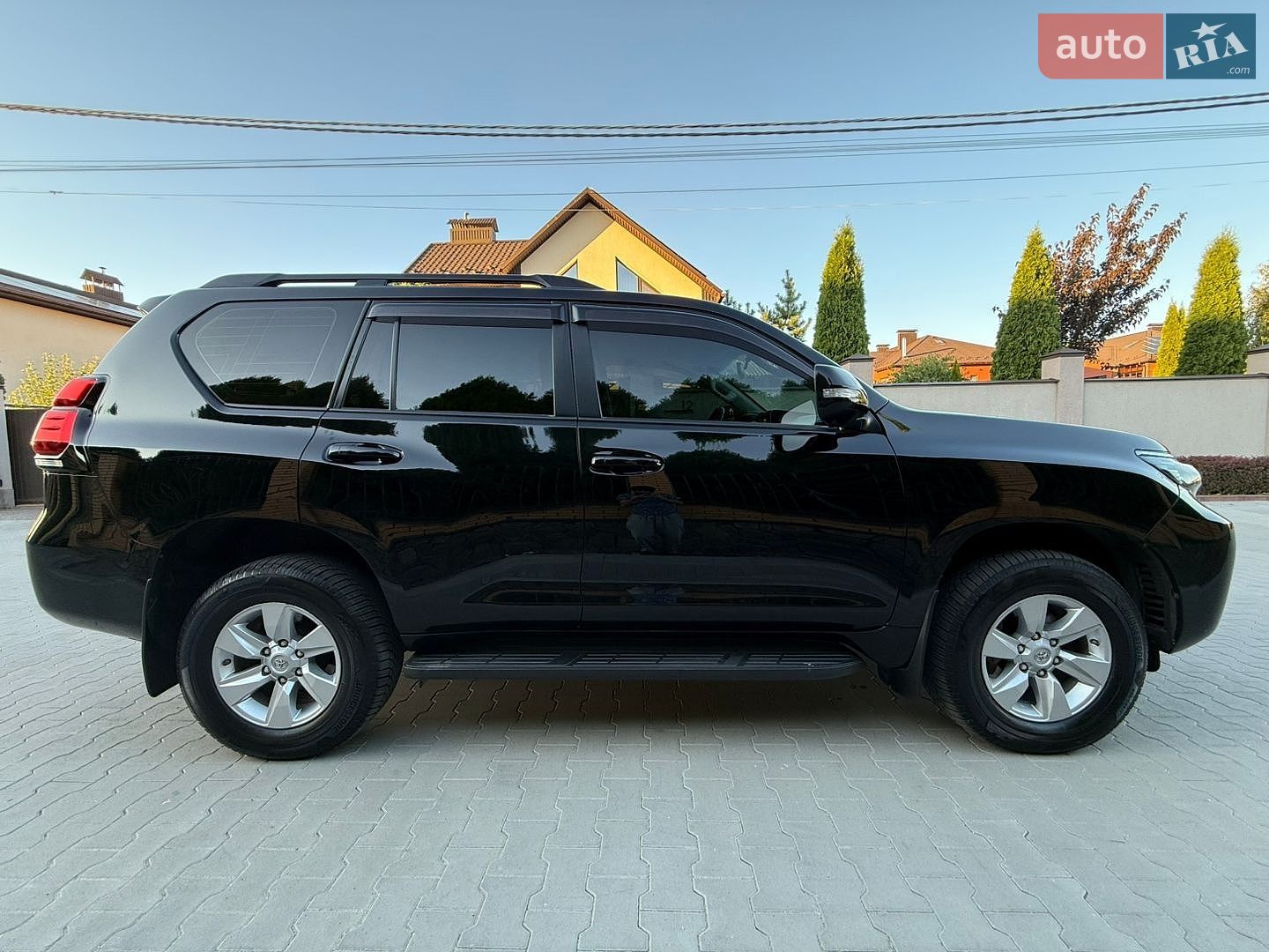 Toyota Land Cruiser Prado 2021 VIN JTEBR3FJ90K197010 фото оголошення 11 з 68